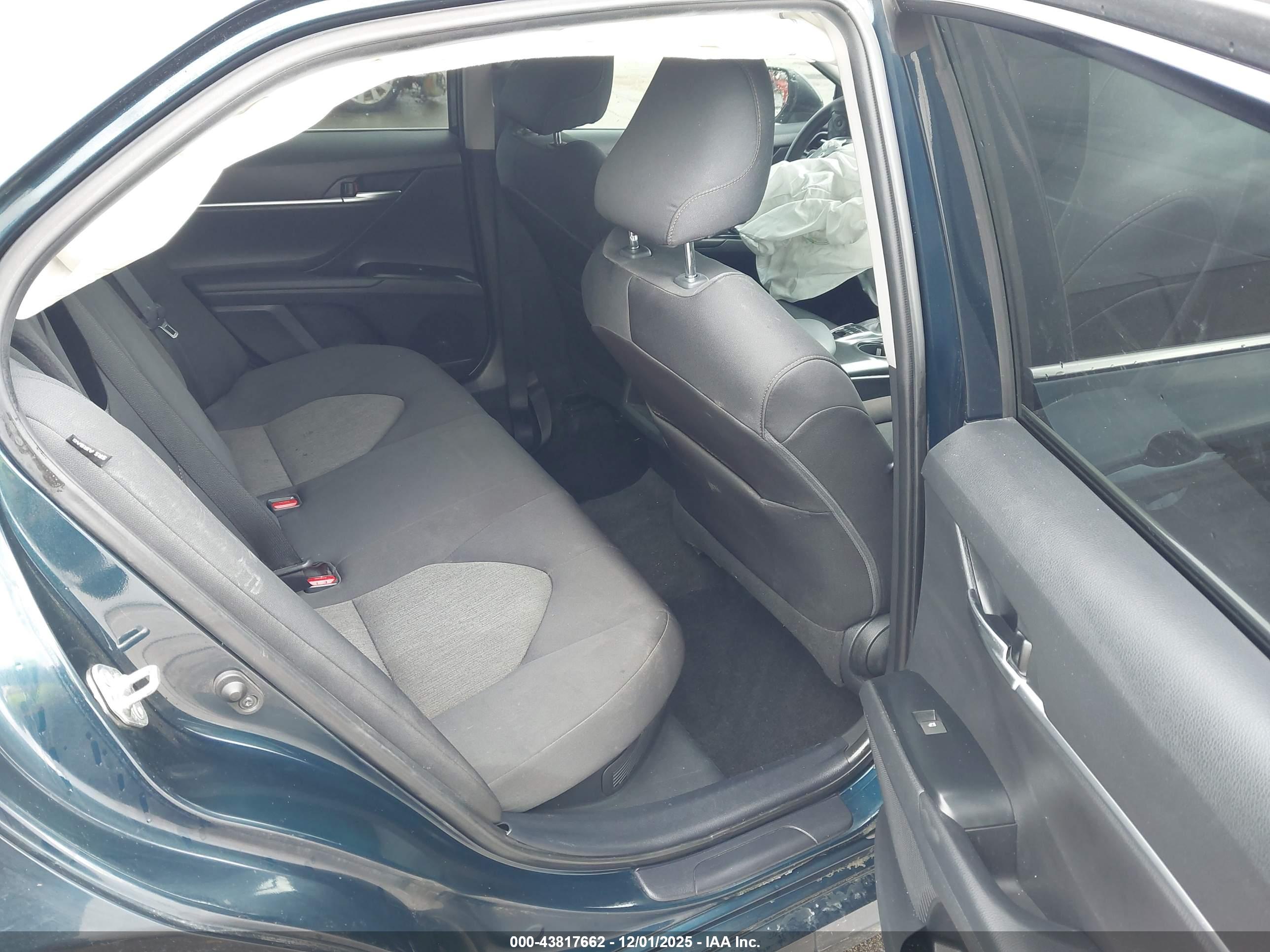 TOYOTA CAMRY image 8