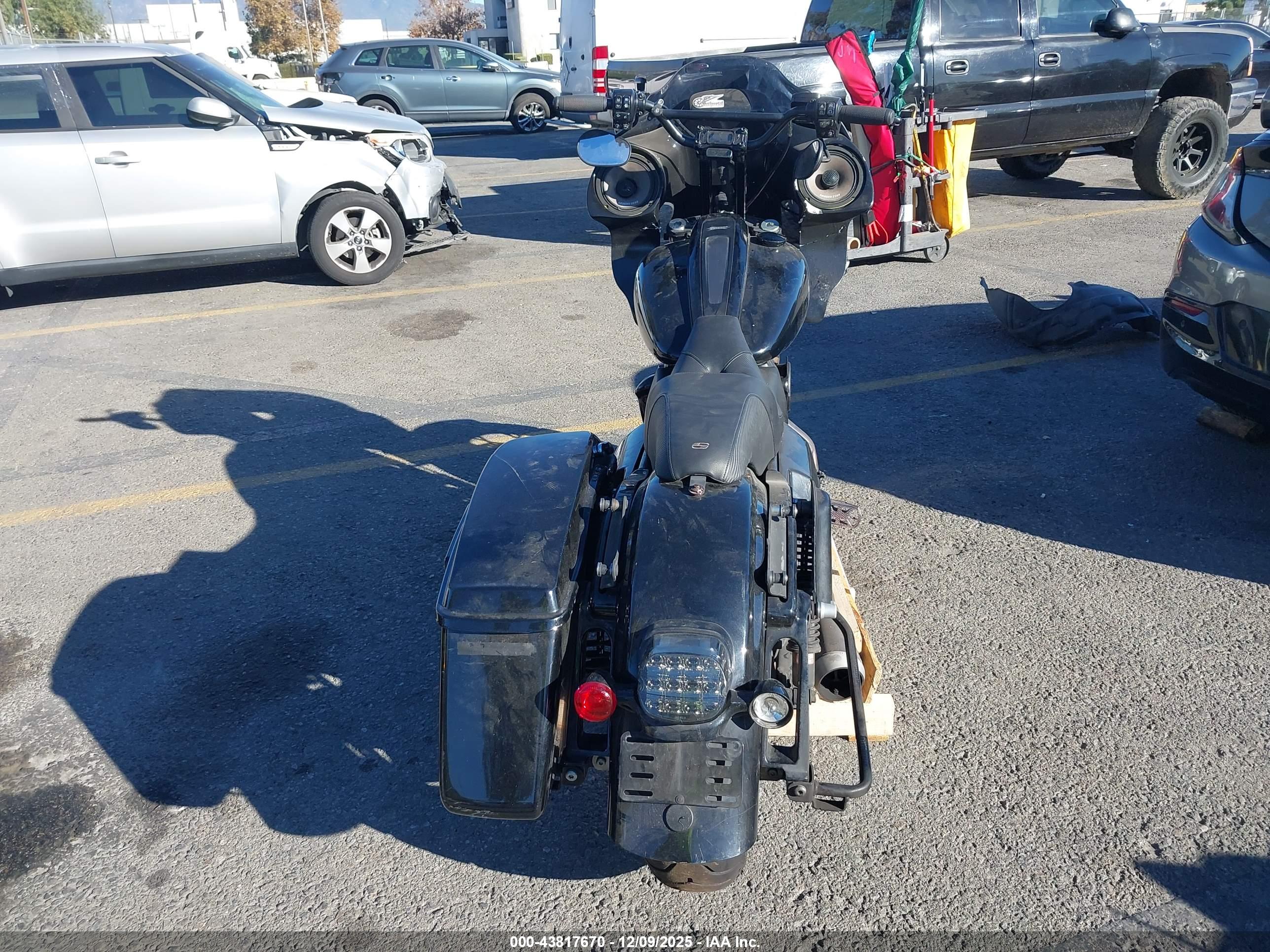 HARLEY-DAVIDSON FLHXST image 6