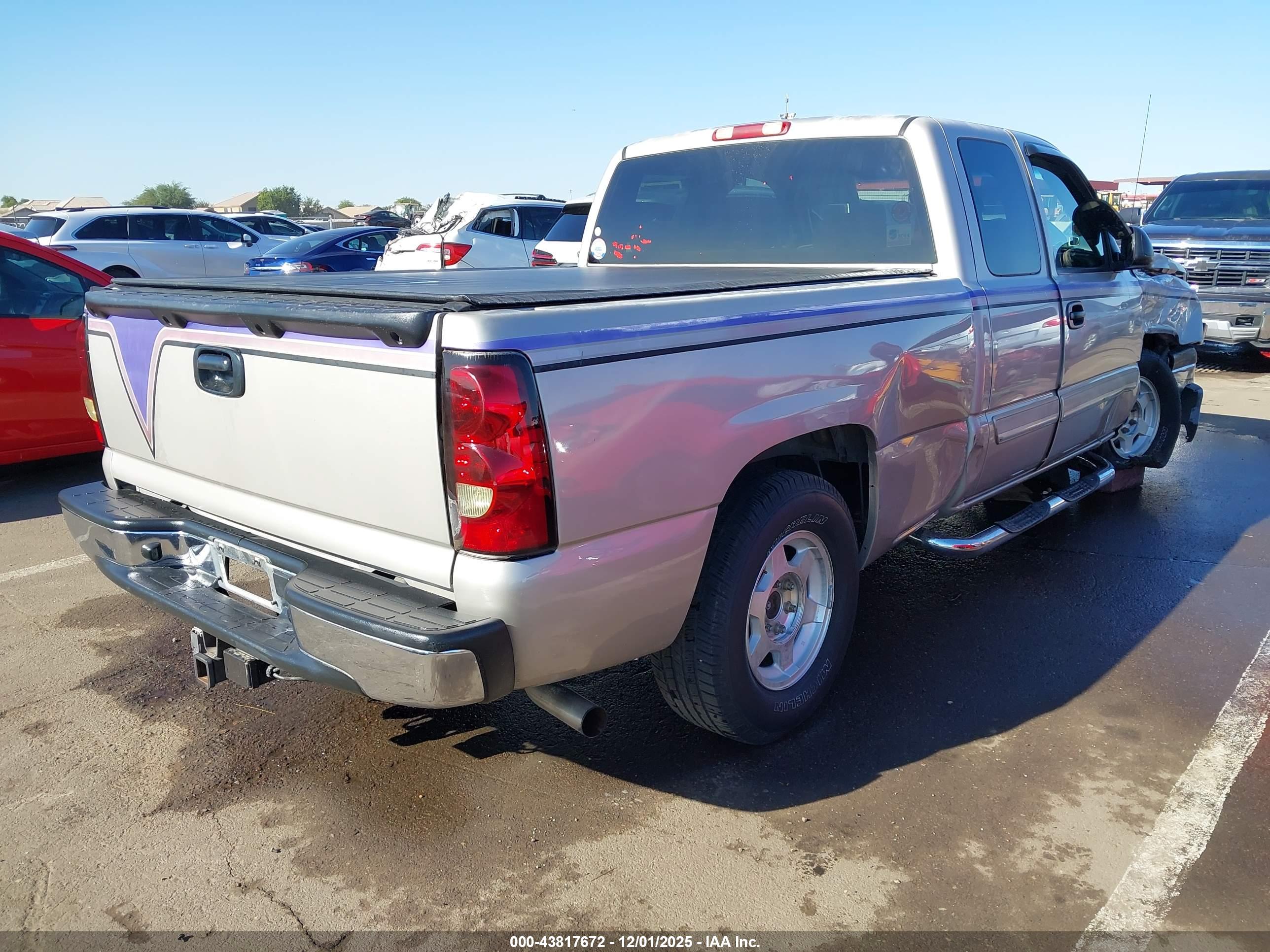 CHEVROLET SILVERADO image 4