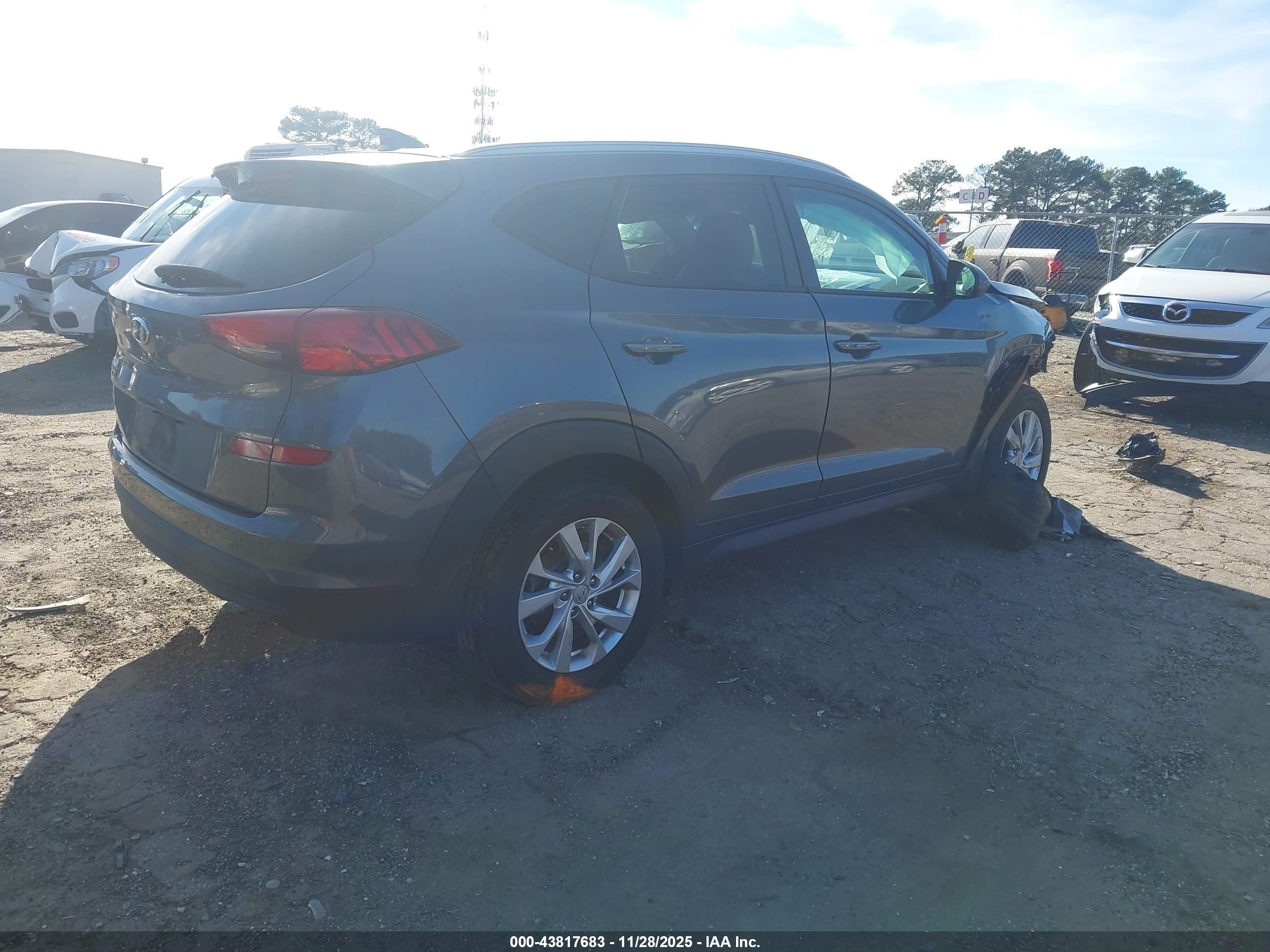 HYUNDAI TUCSON image 4
