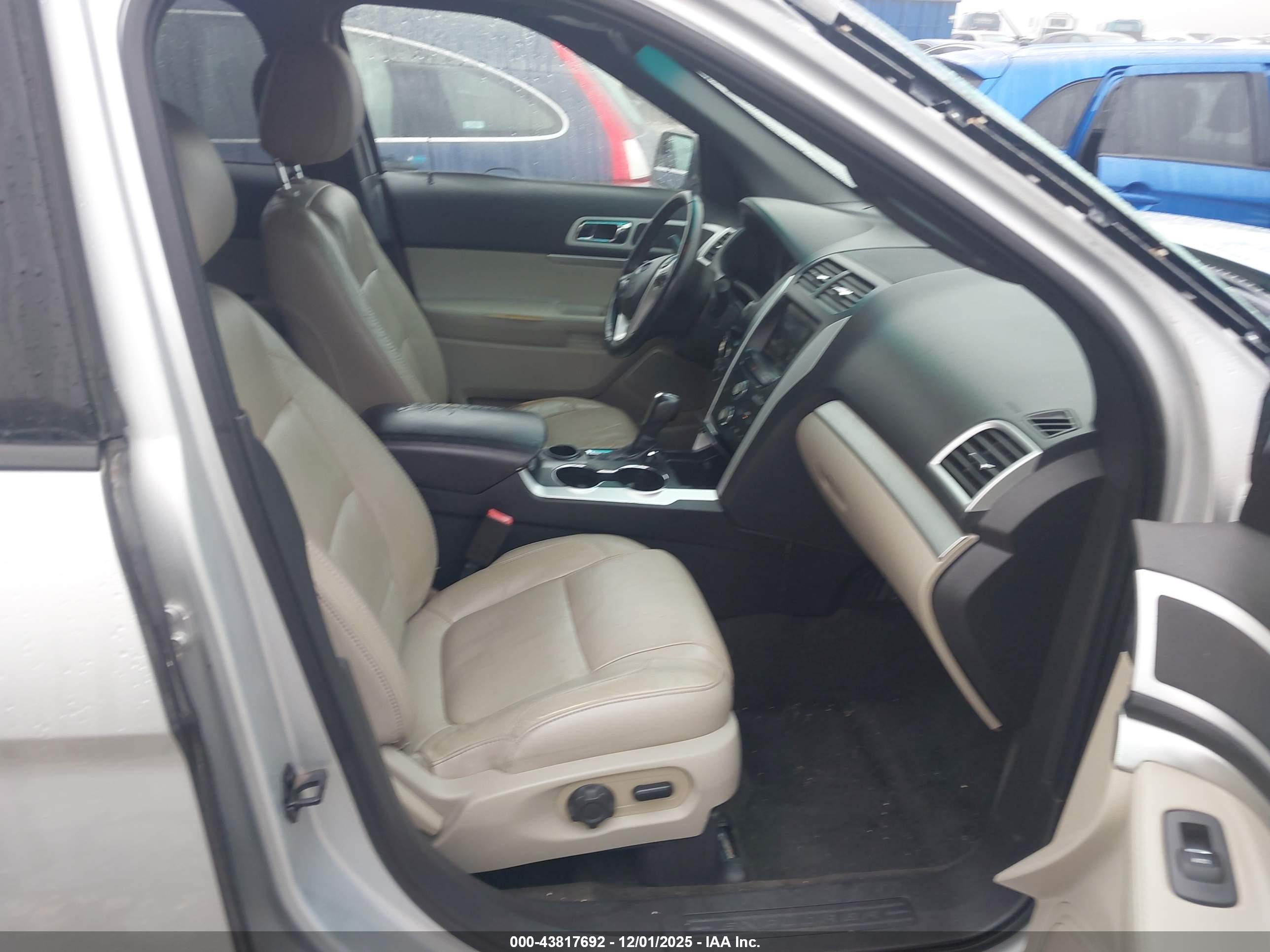 FORD EXPLORER image 5