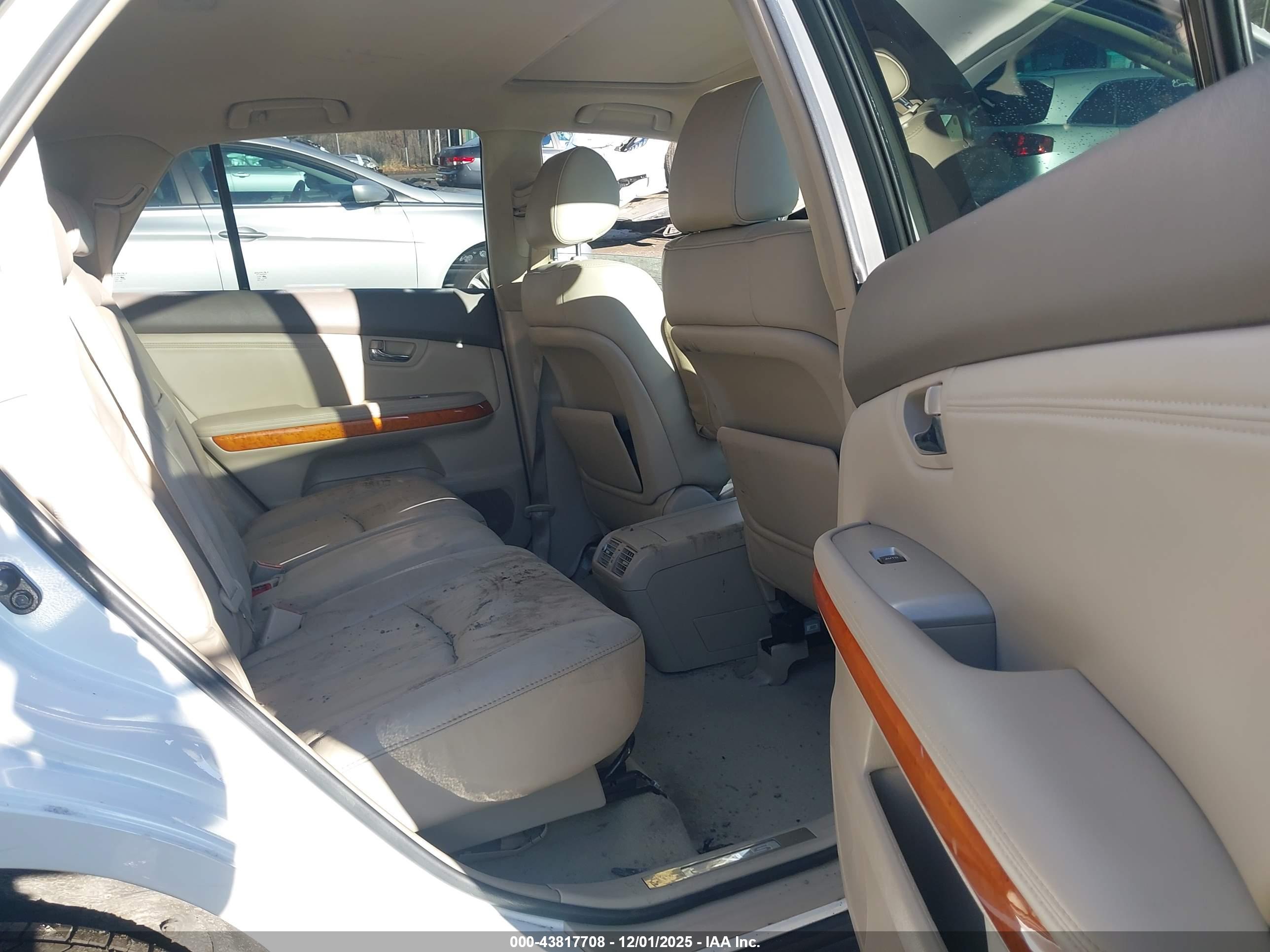 LEXUS RX image 8