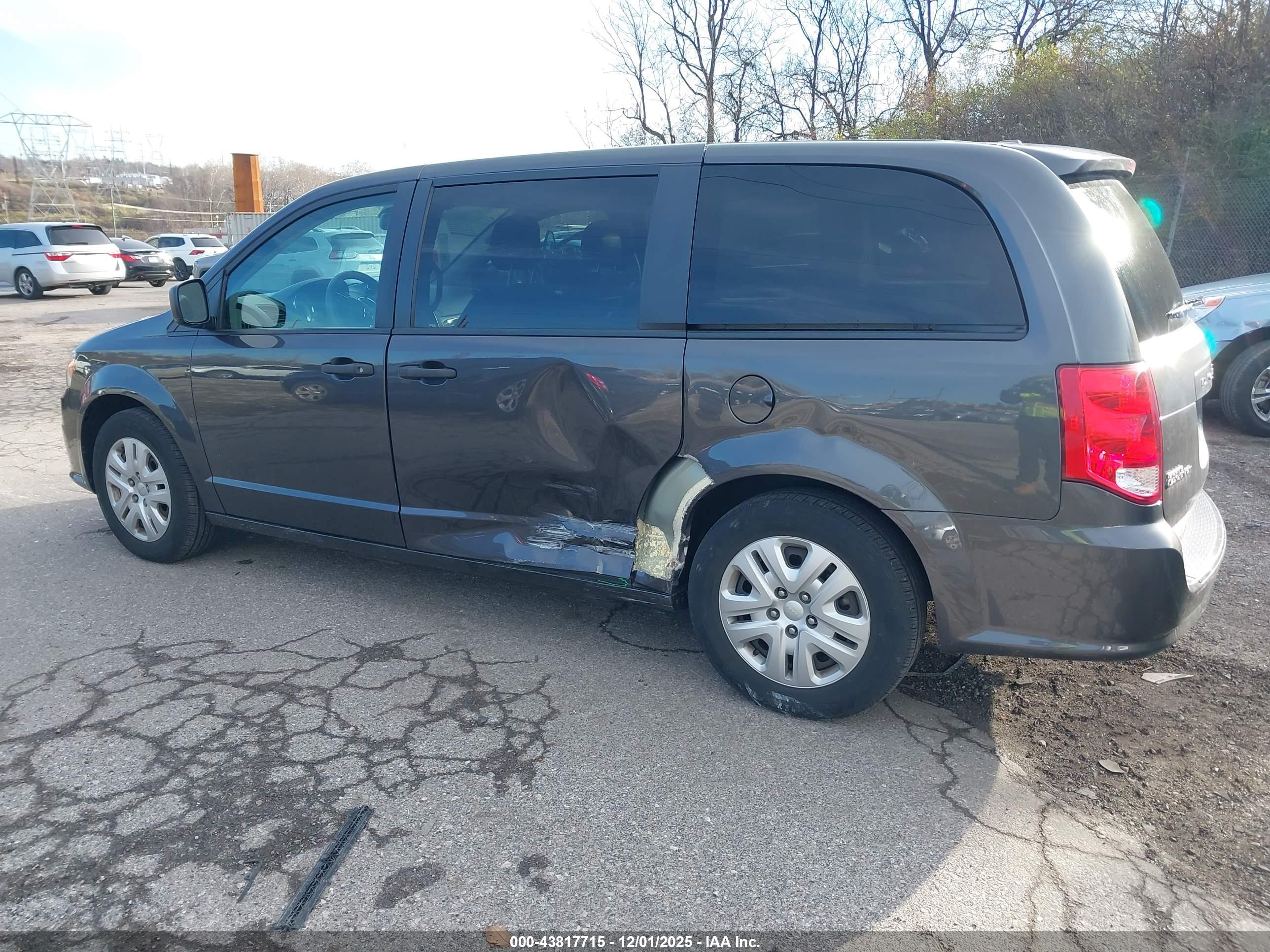 DODGE GRAND image 3