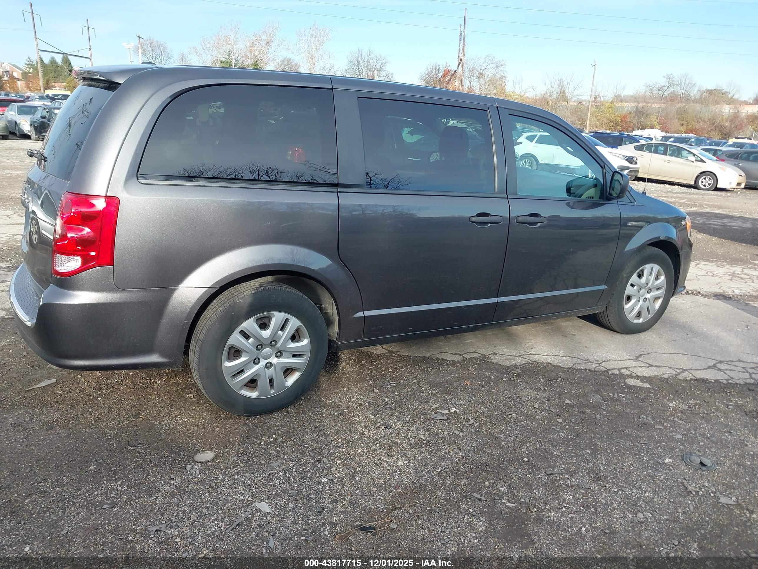 DODGE GRAND image 4