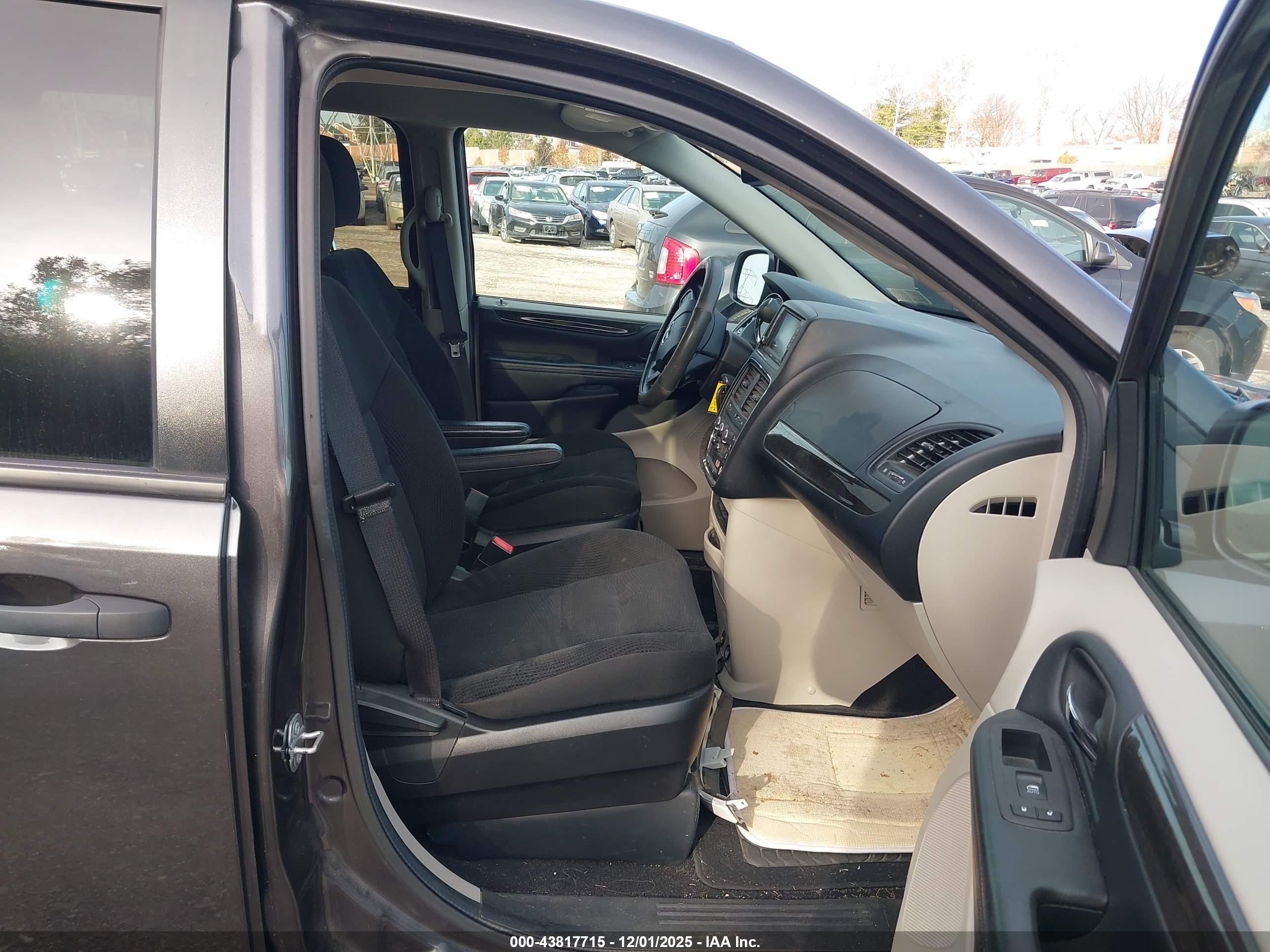 DODGE GRAND image 5