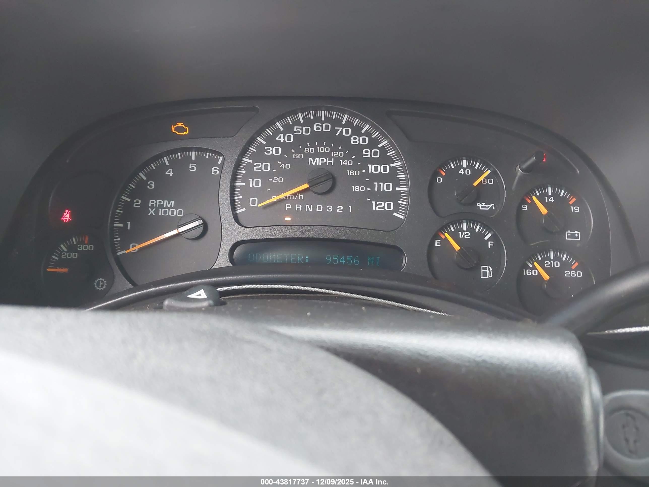 CHEVROLET SILVERADO image 7