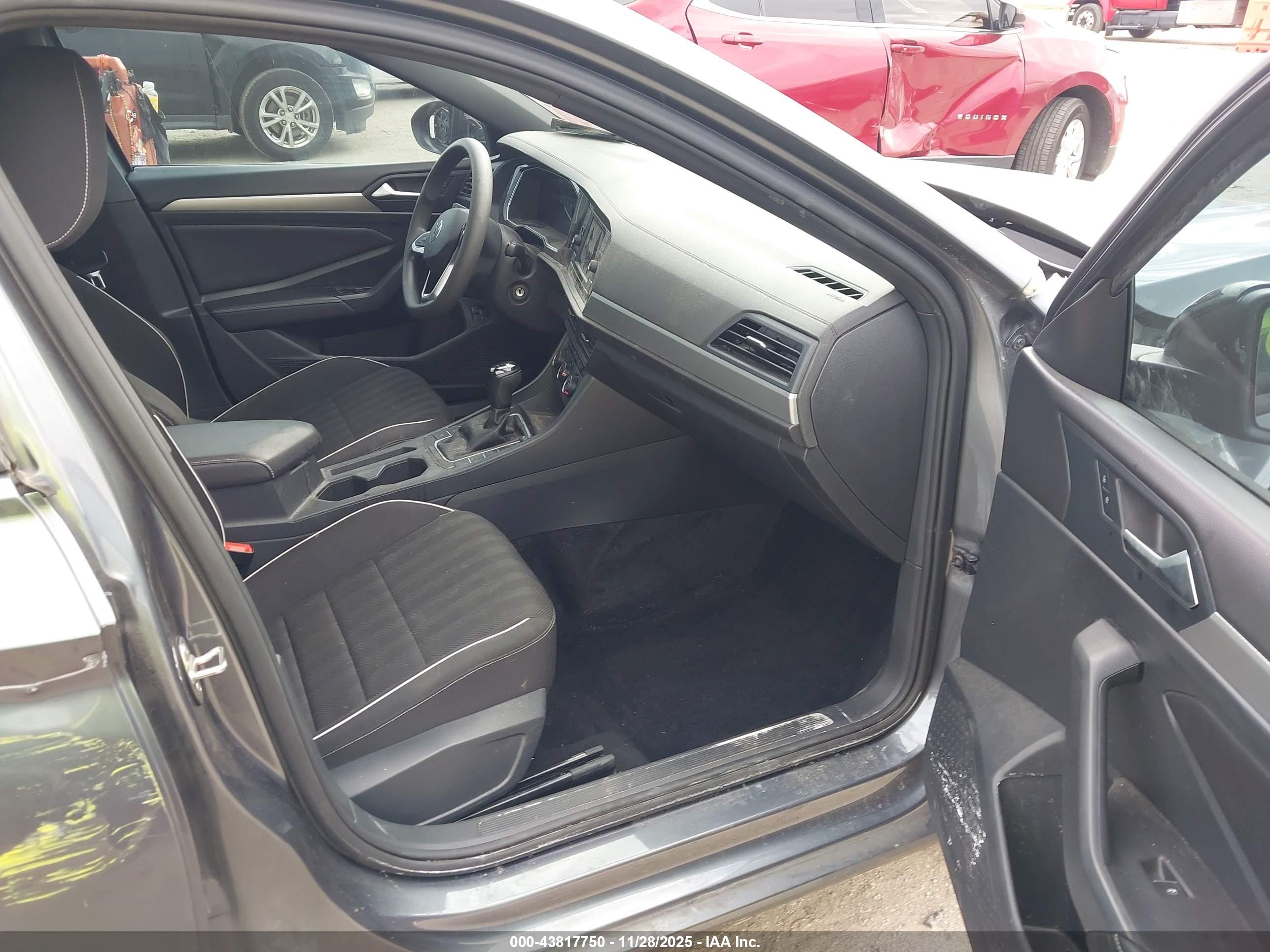 VOLKSWAGEN JETTA image 5