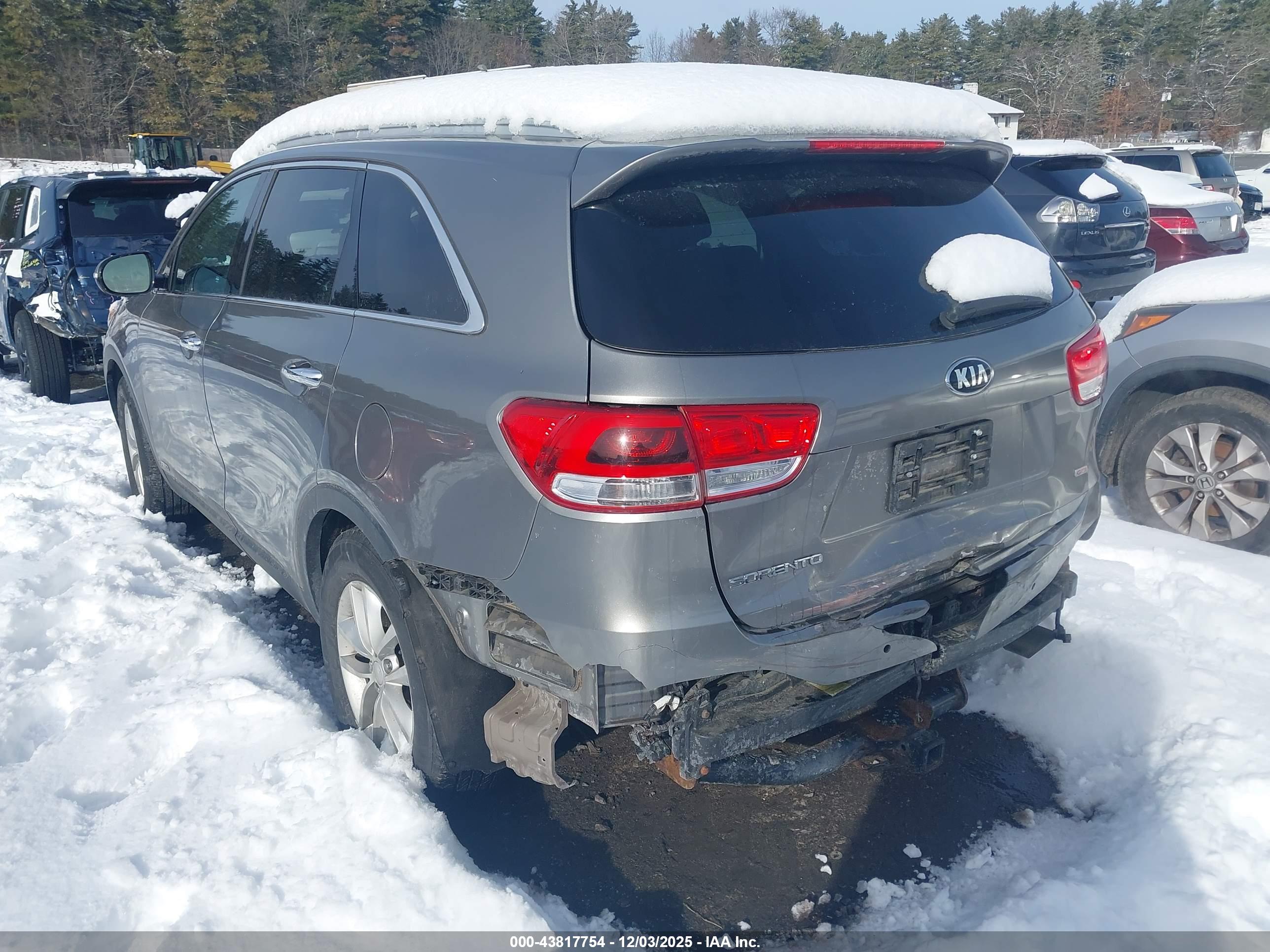KIA SORENTO image 3
