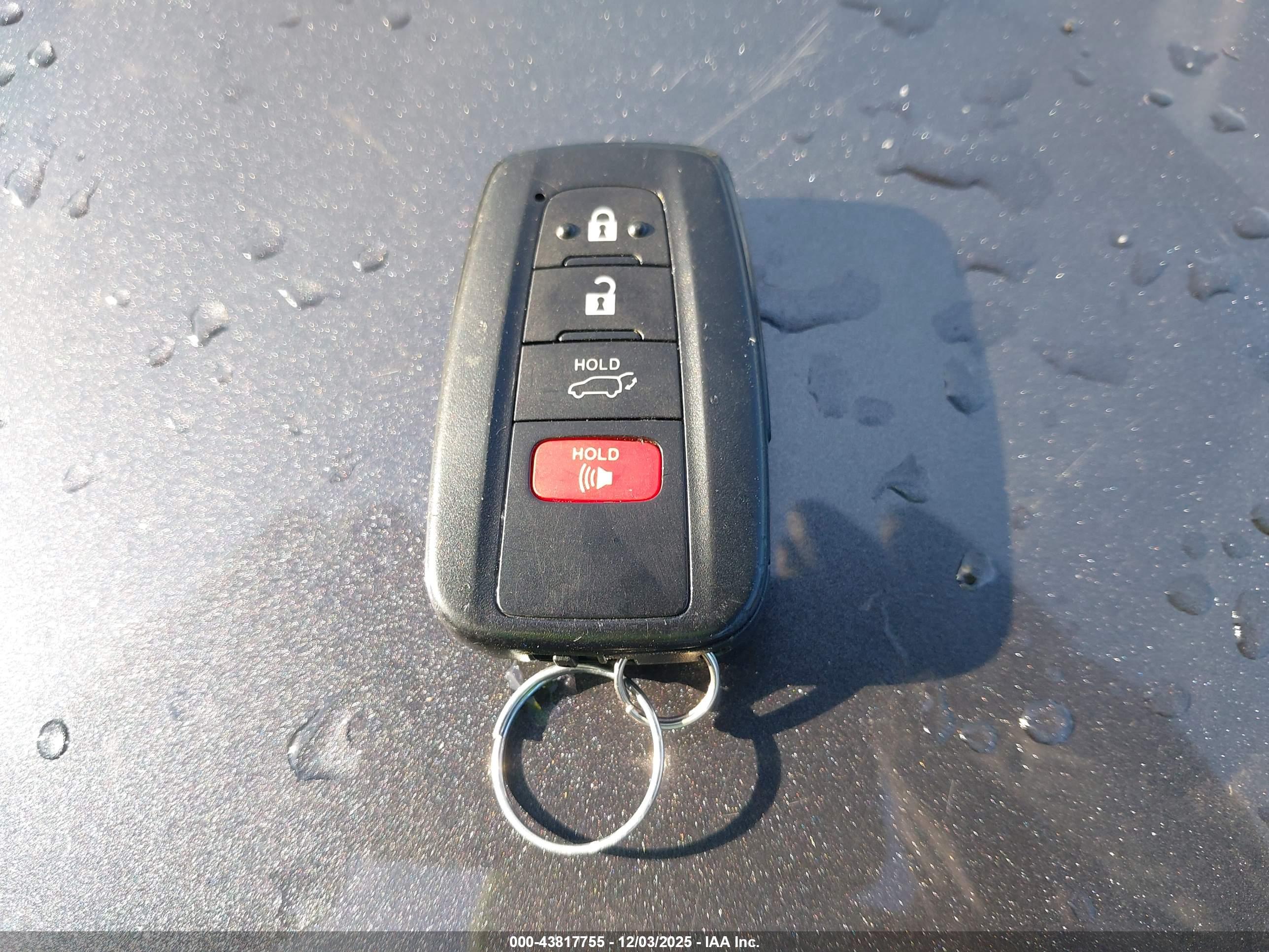 TOYOTA RAV4 image 11