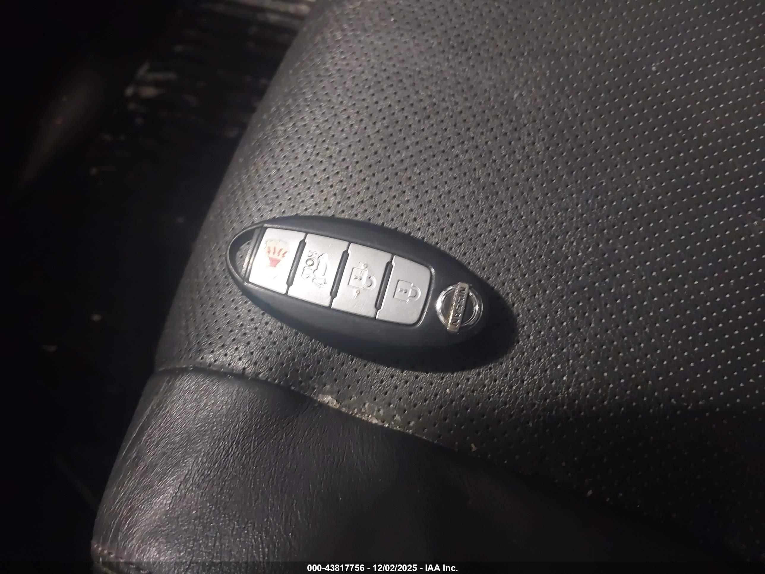 NISSAN ROGUE image 11