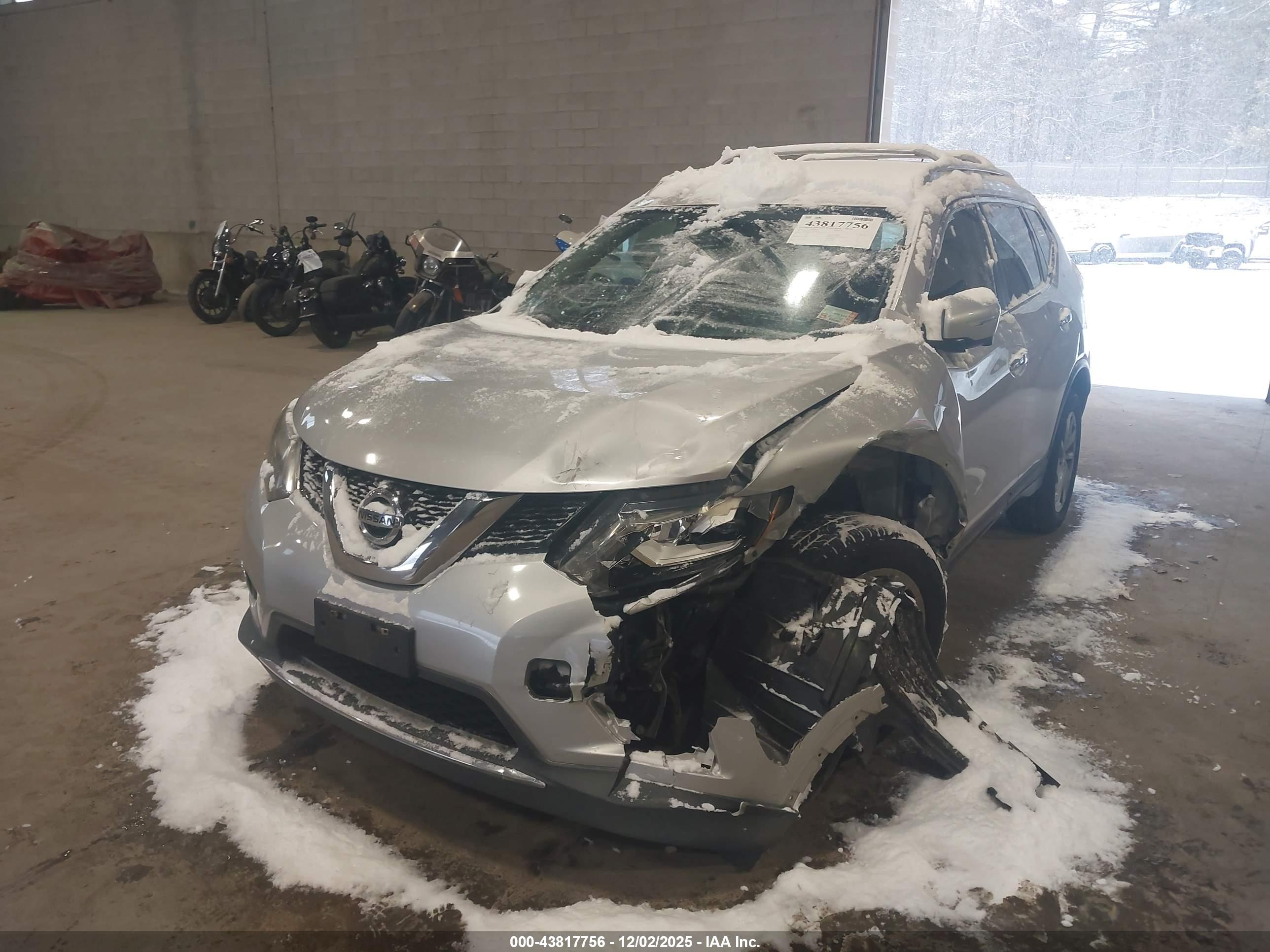 NISSAN ROGUE image 2