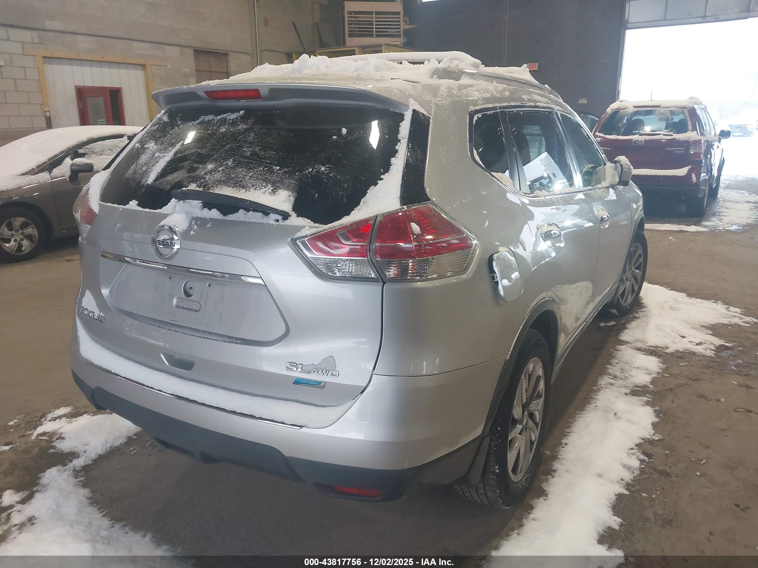 NISSAN ROGUE image 4