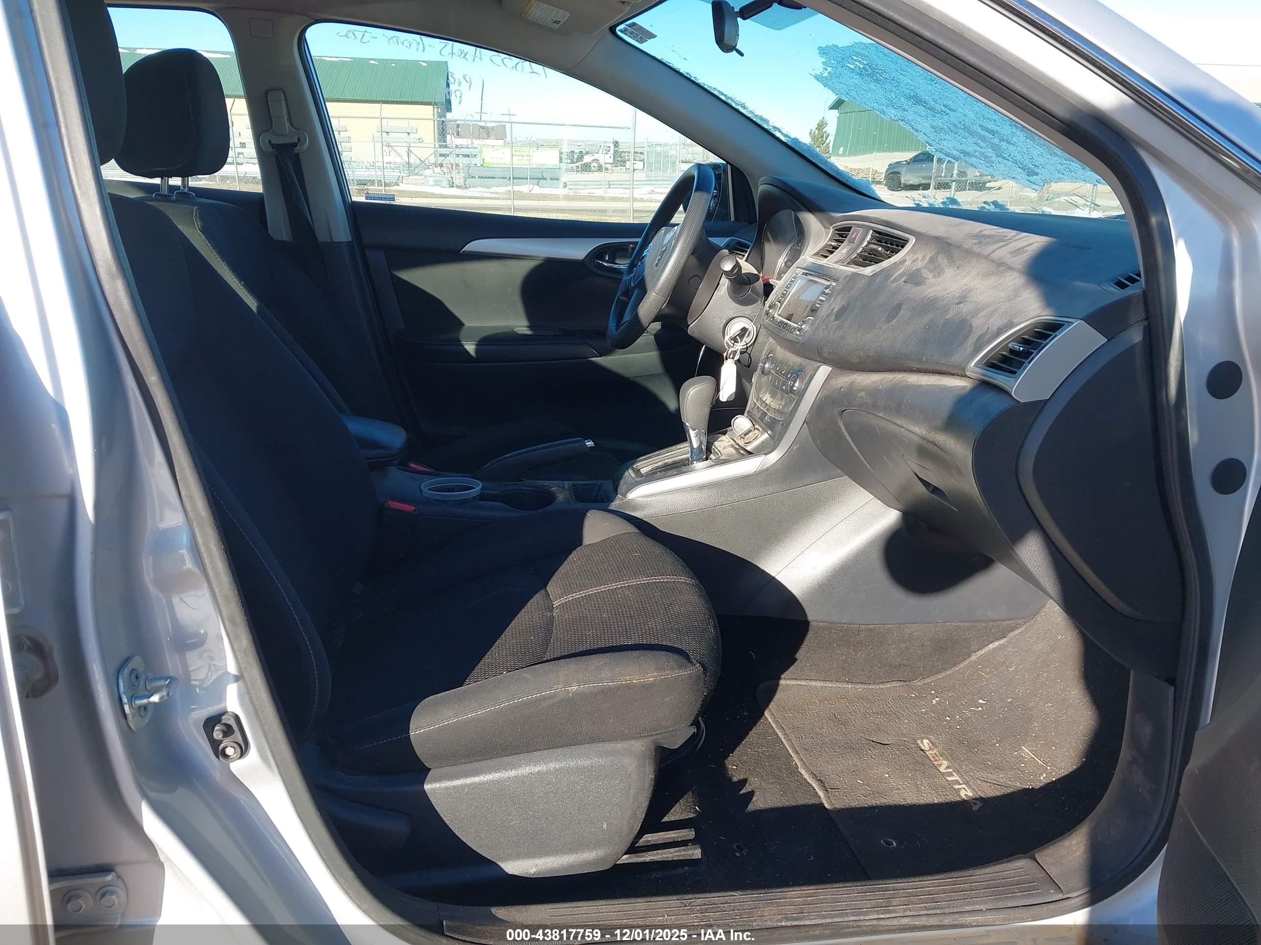 NISSAN SENTRA image 5