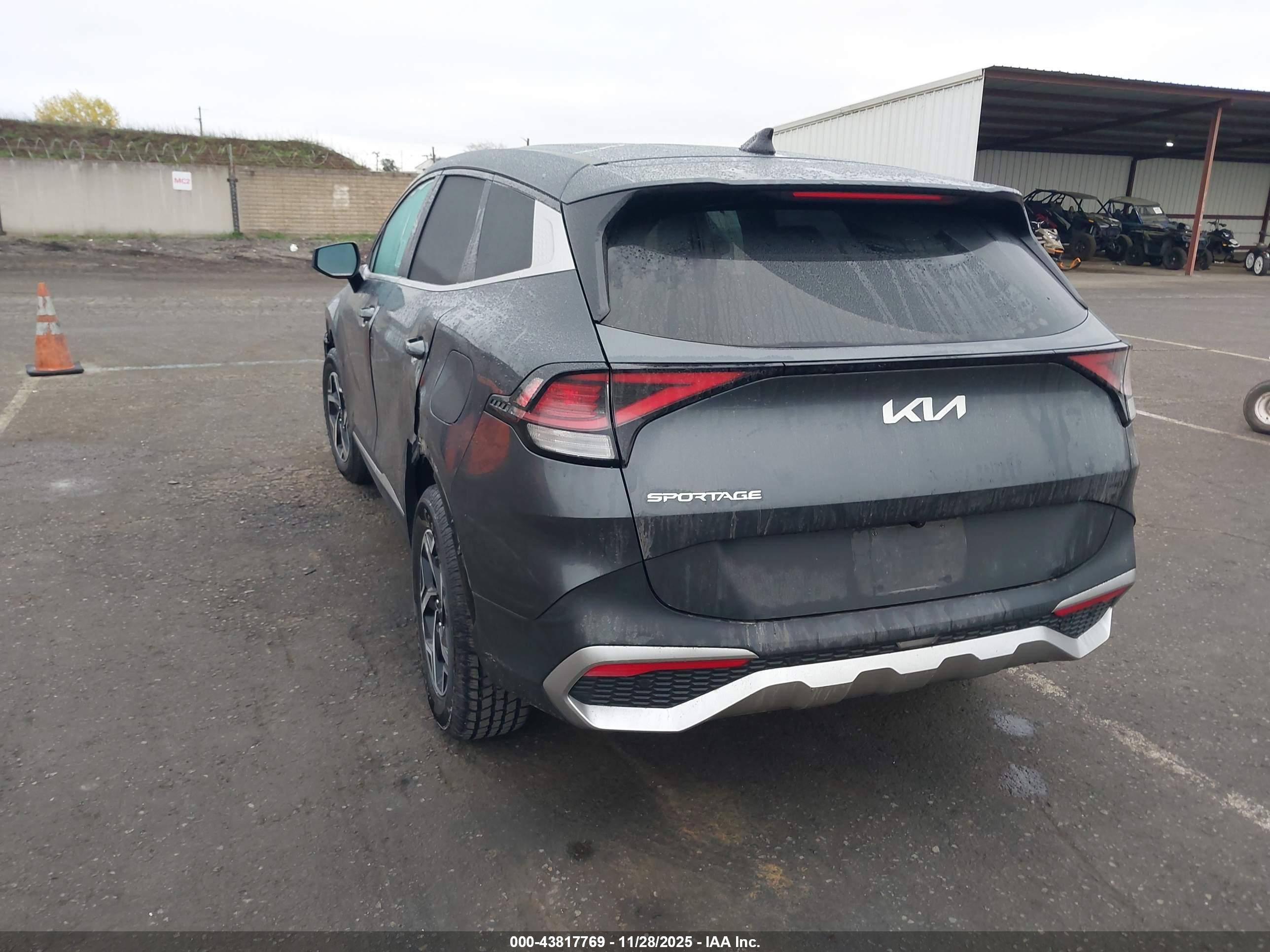 KIA SPORTAGE image 3