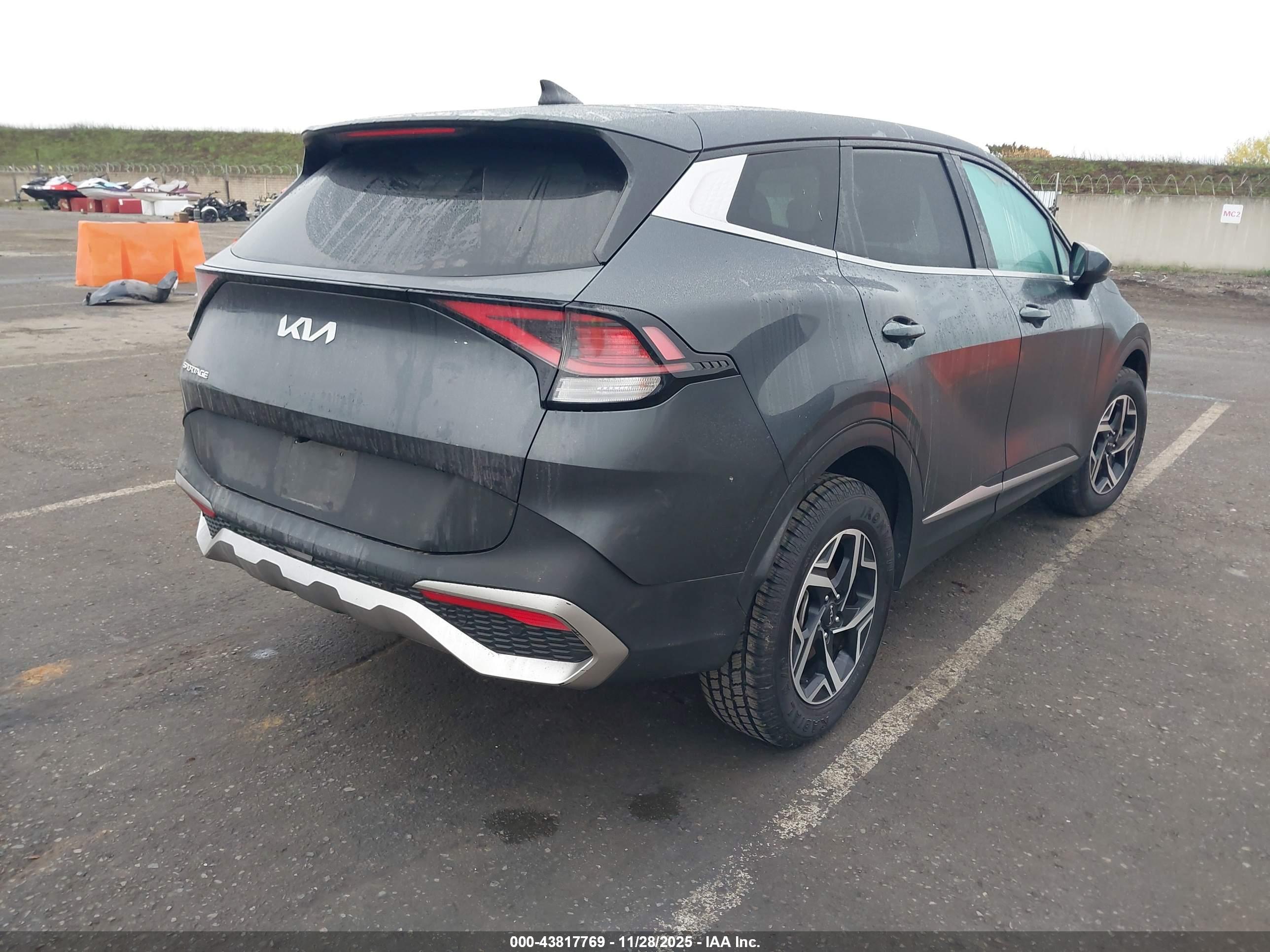 KIA SPORTAGE image 4