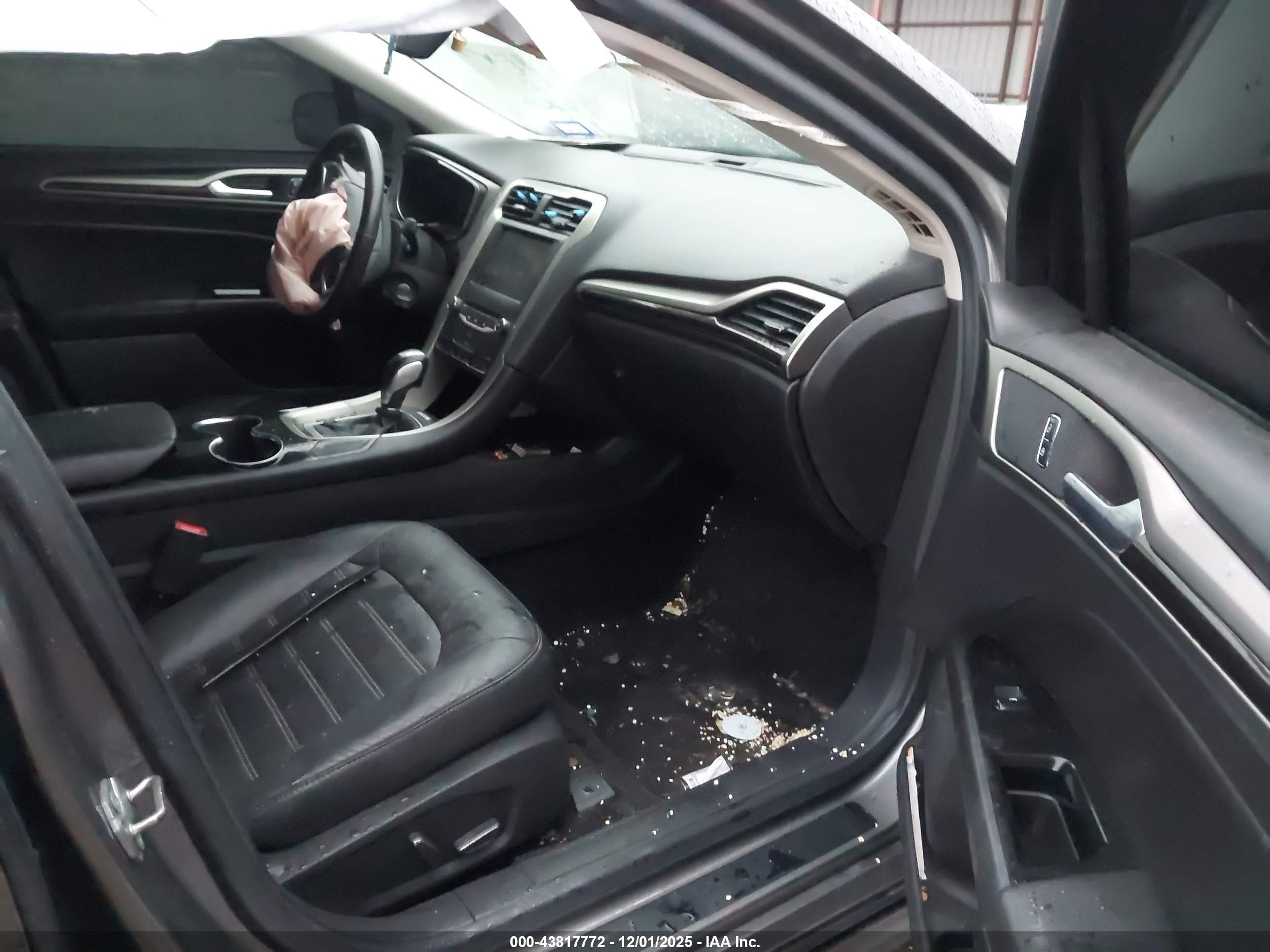 FORD FUSION image 5