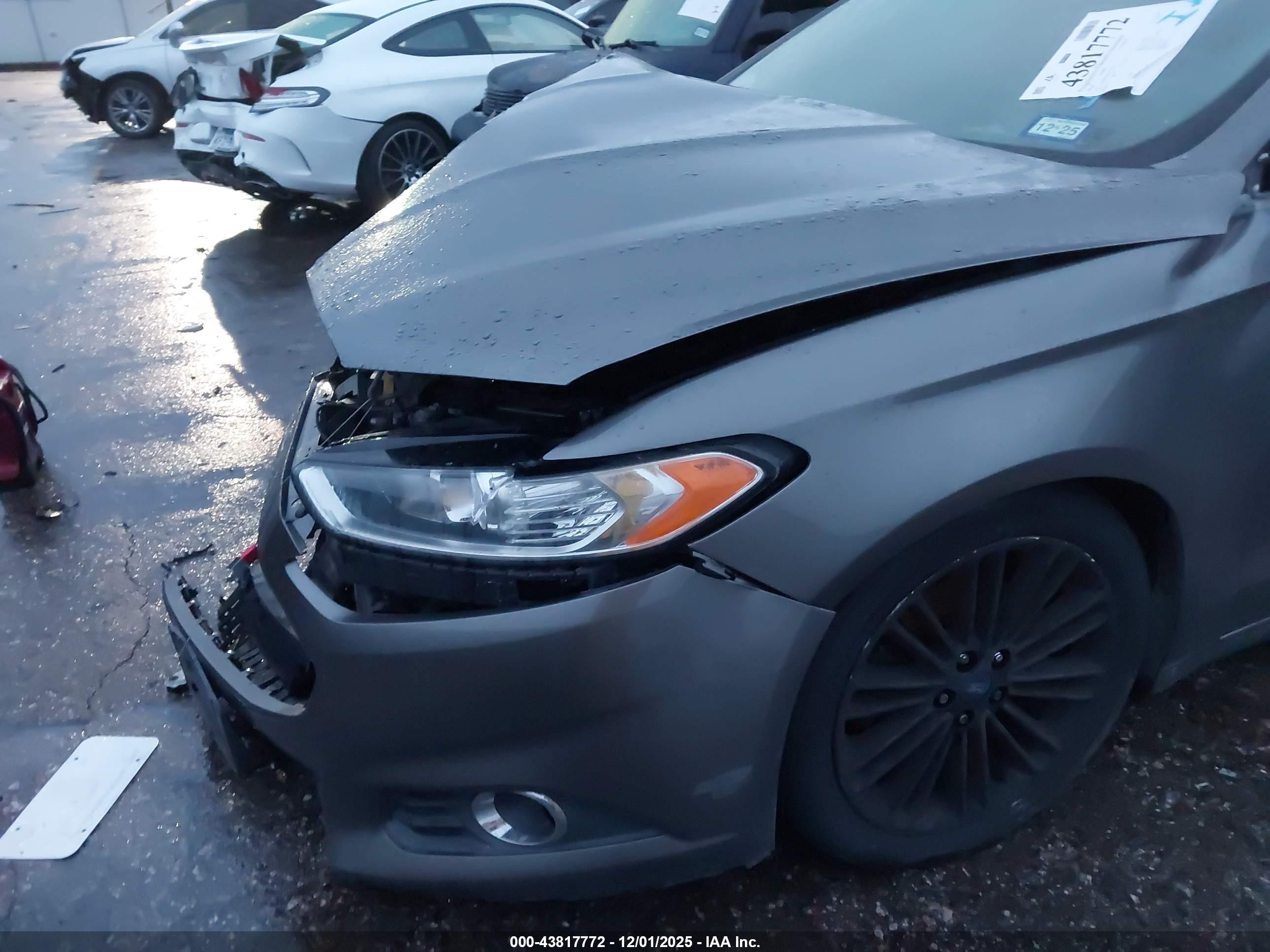 FORD FUSION image 6