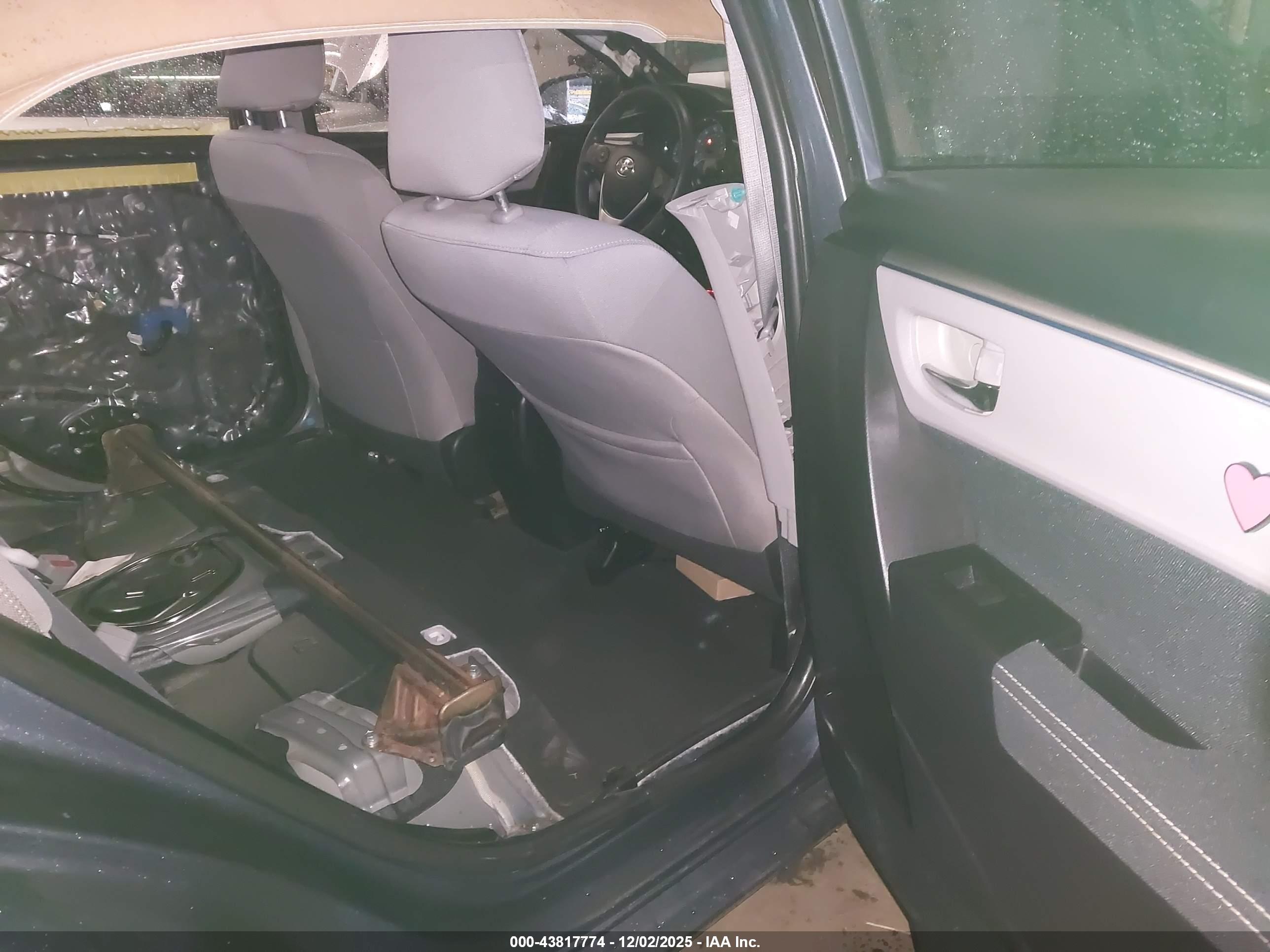 TOYOTA COROLLA image 8