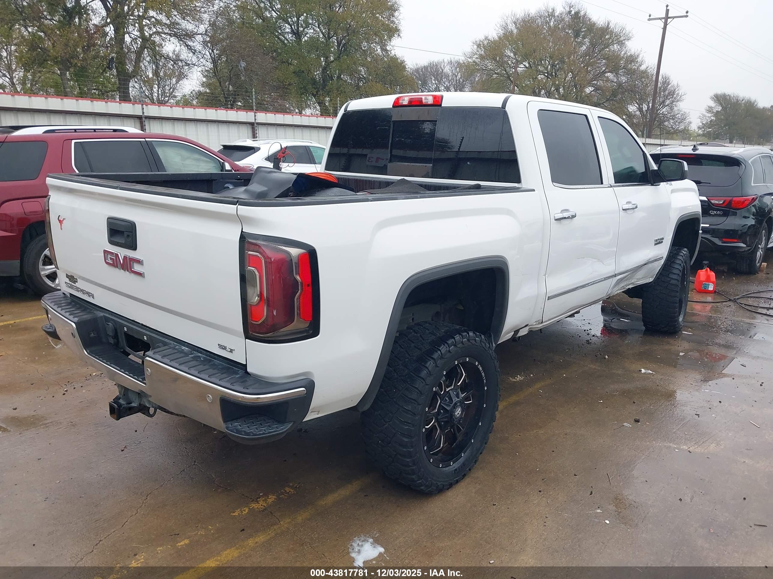 GMC SIERRA image 4