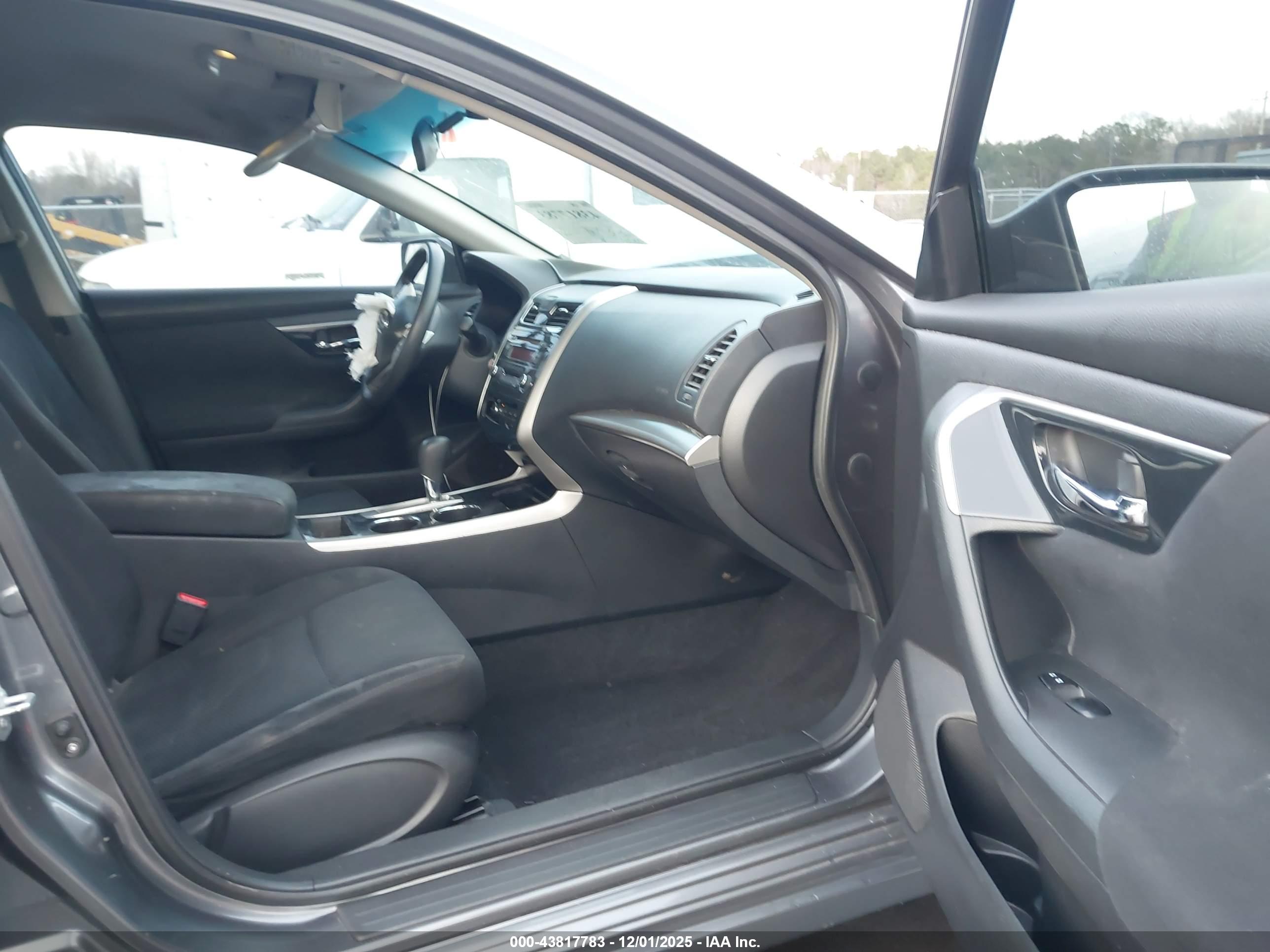 NISSAN ALTIMA image 5