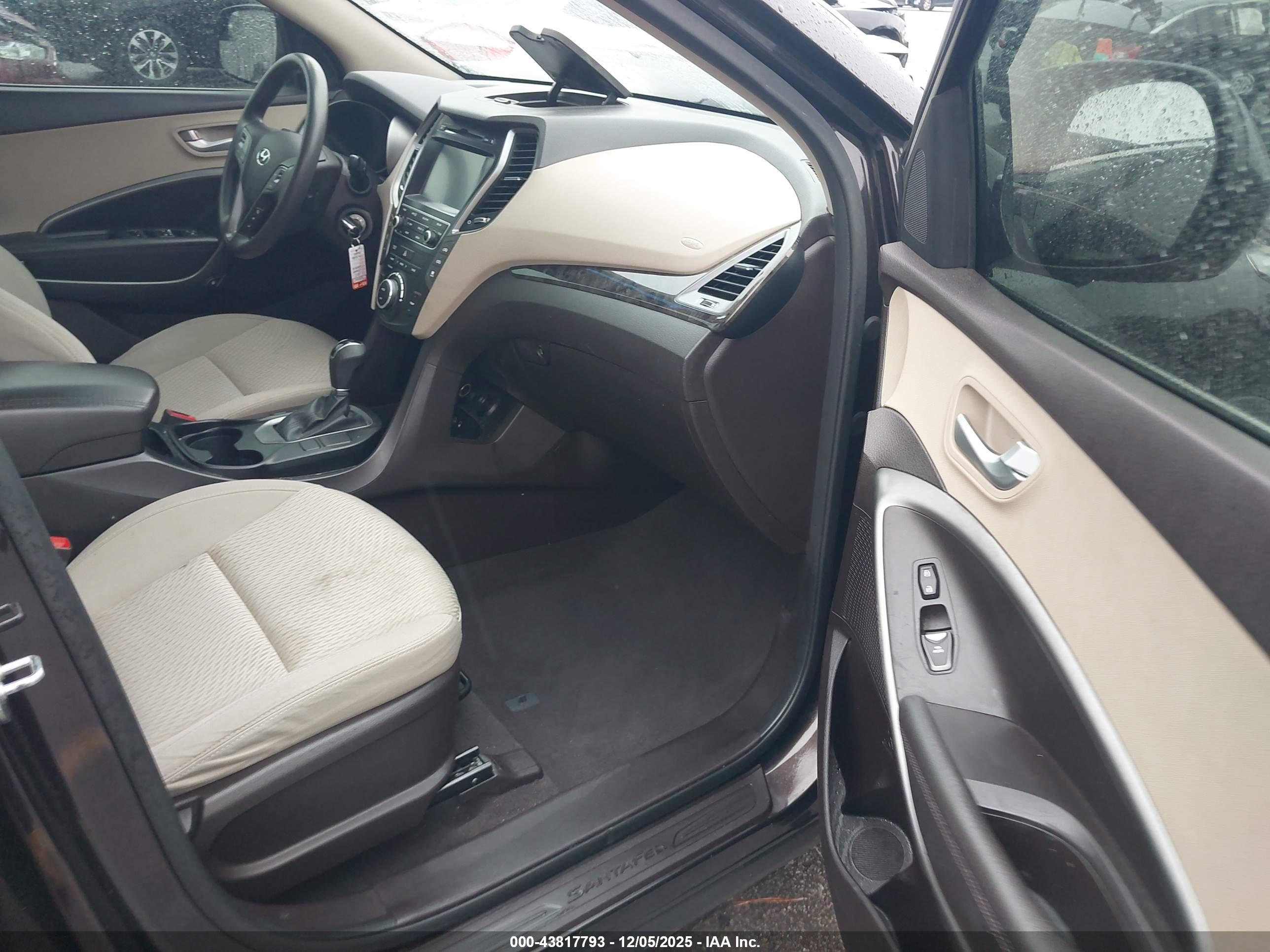 HYUNDAI SANTA image 5