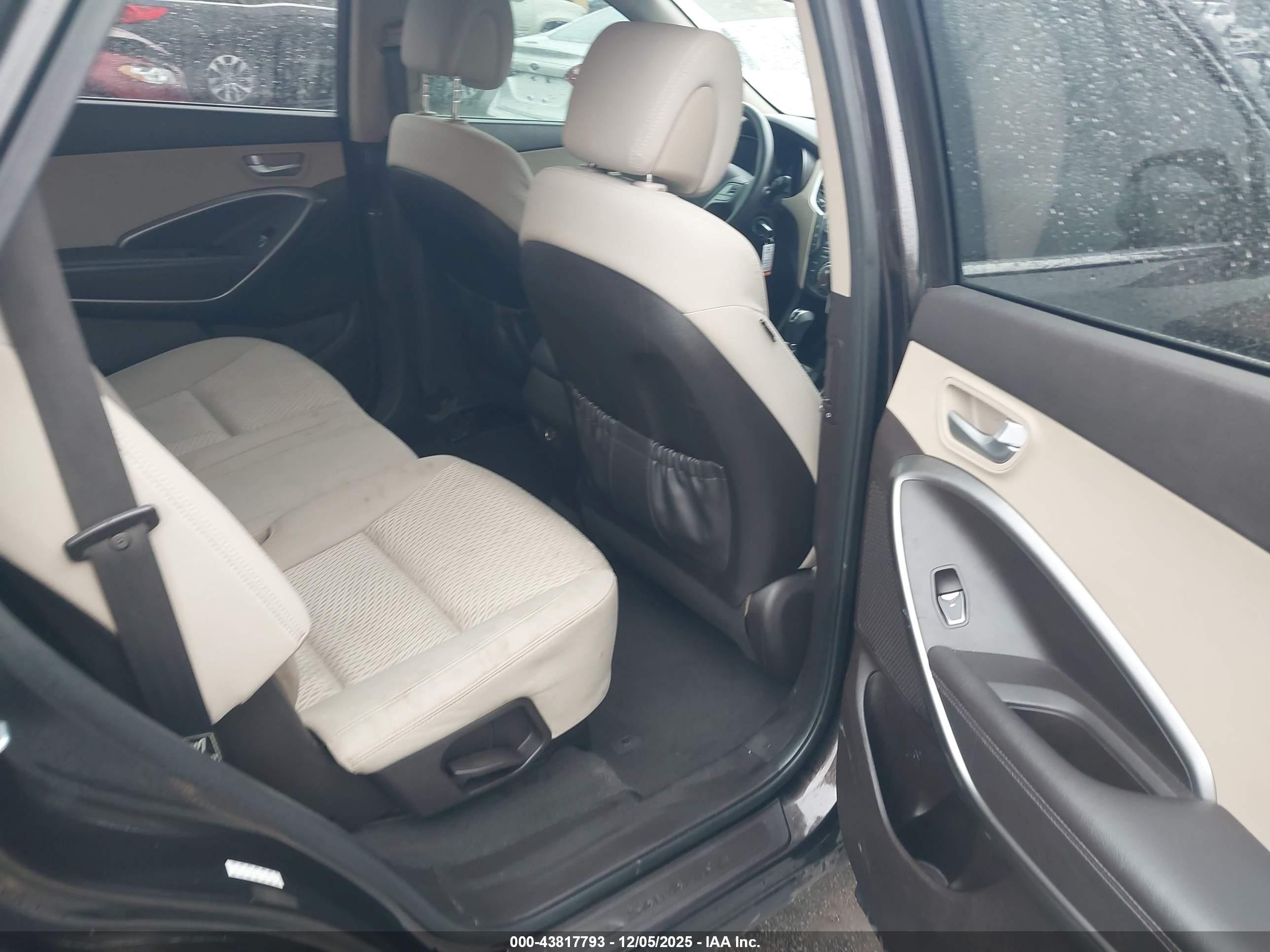 HYUNDAI SANTA image 8