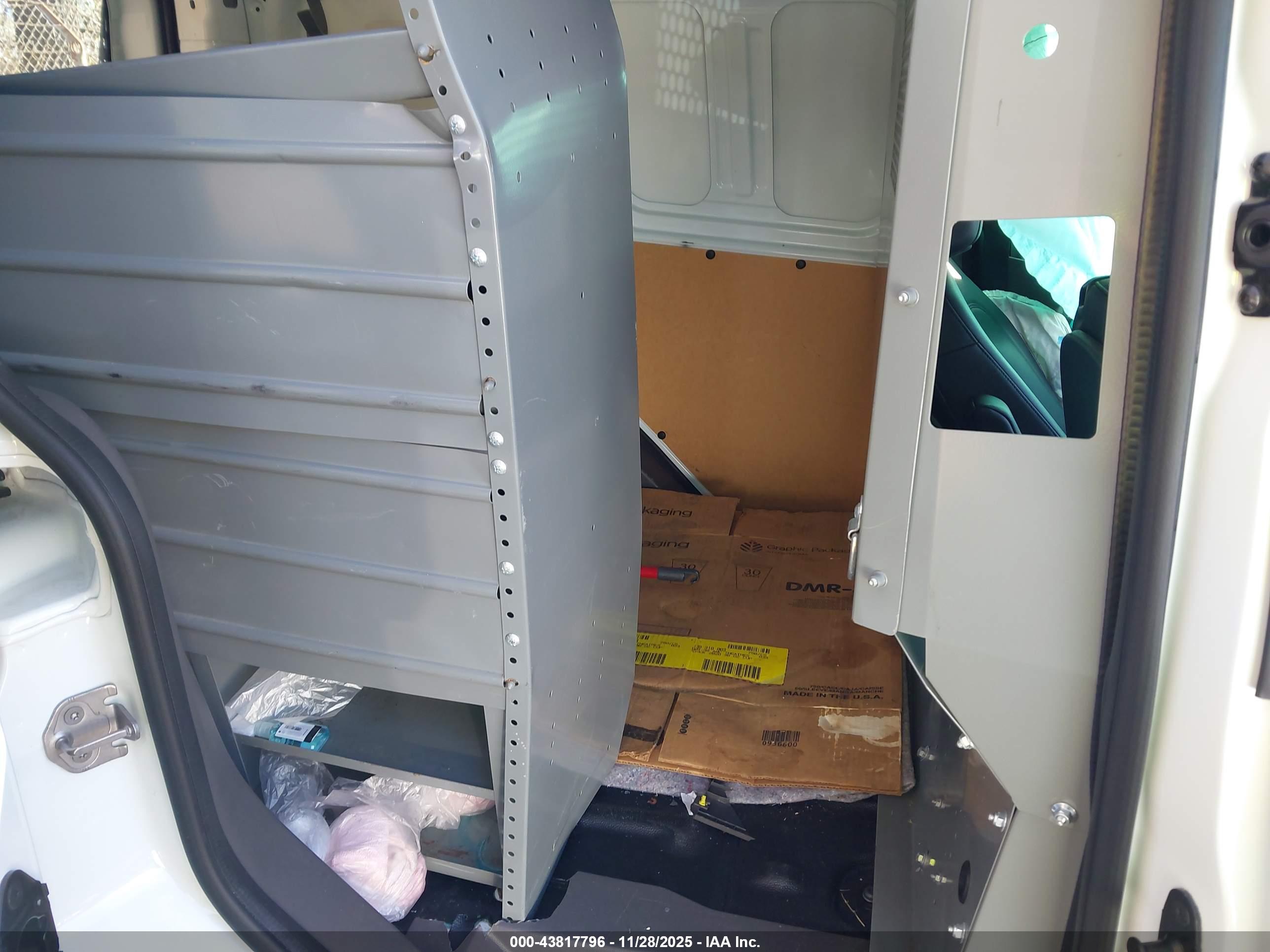 FORD TRANSIT image 8