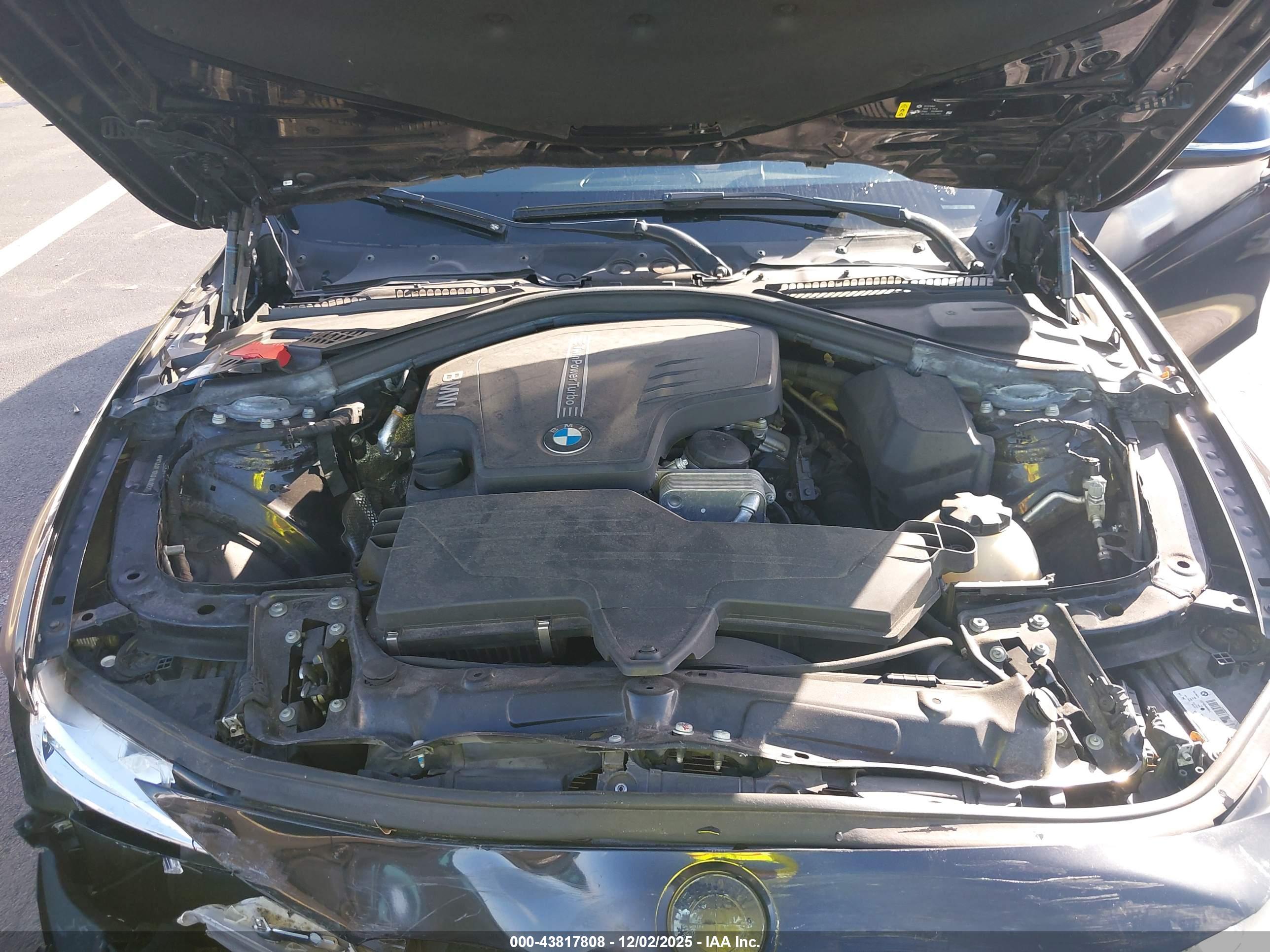 BMW 320I image 10