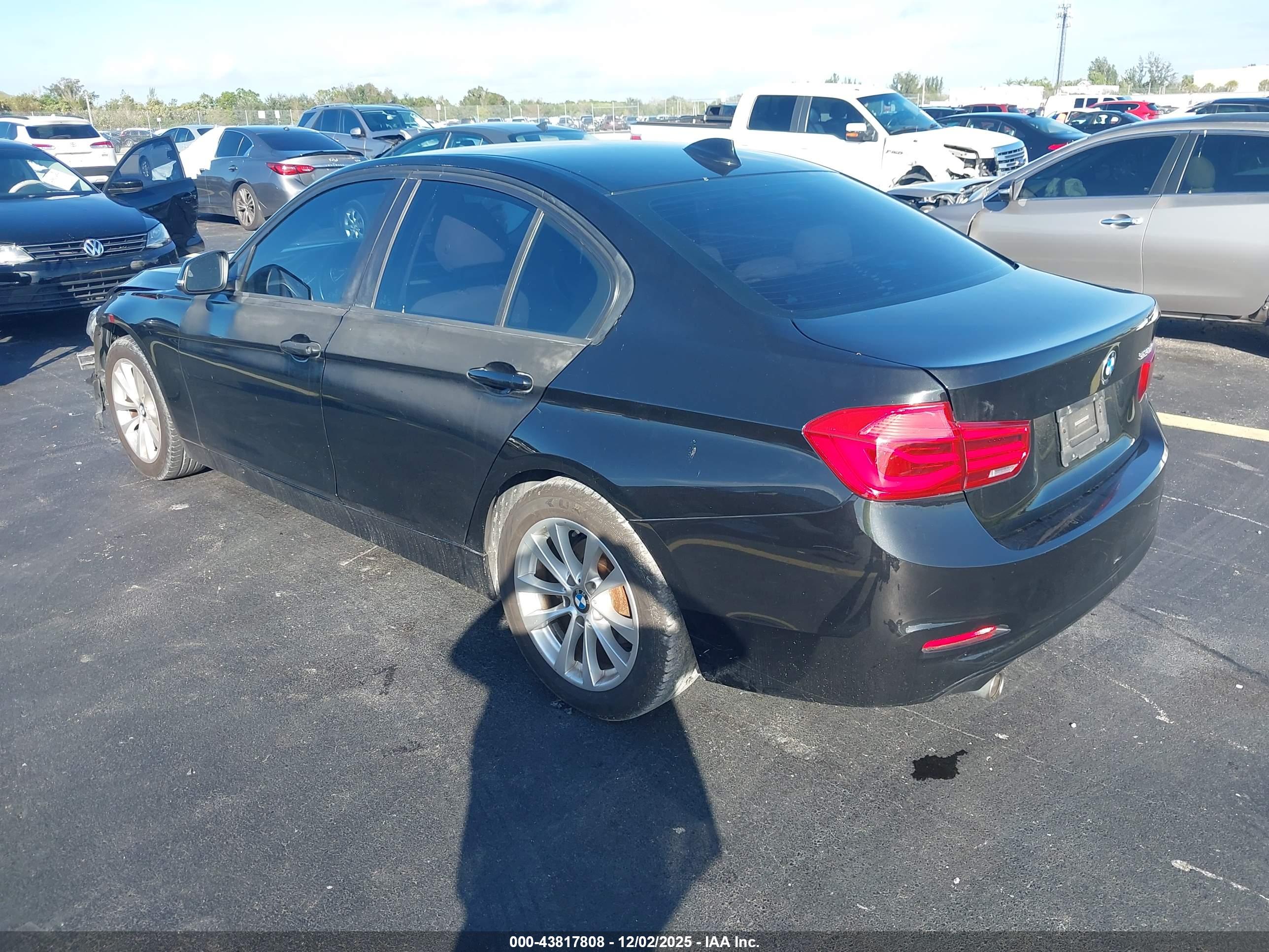 BMW 320I image 3