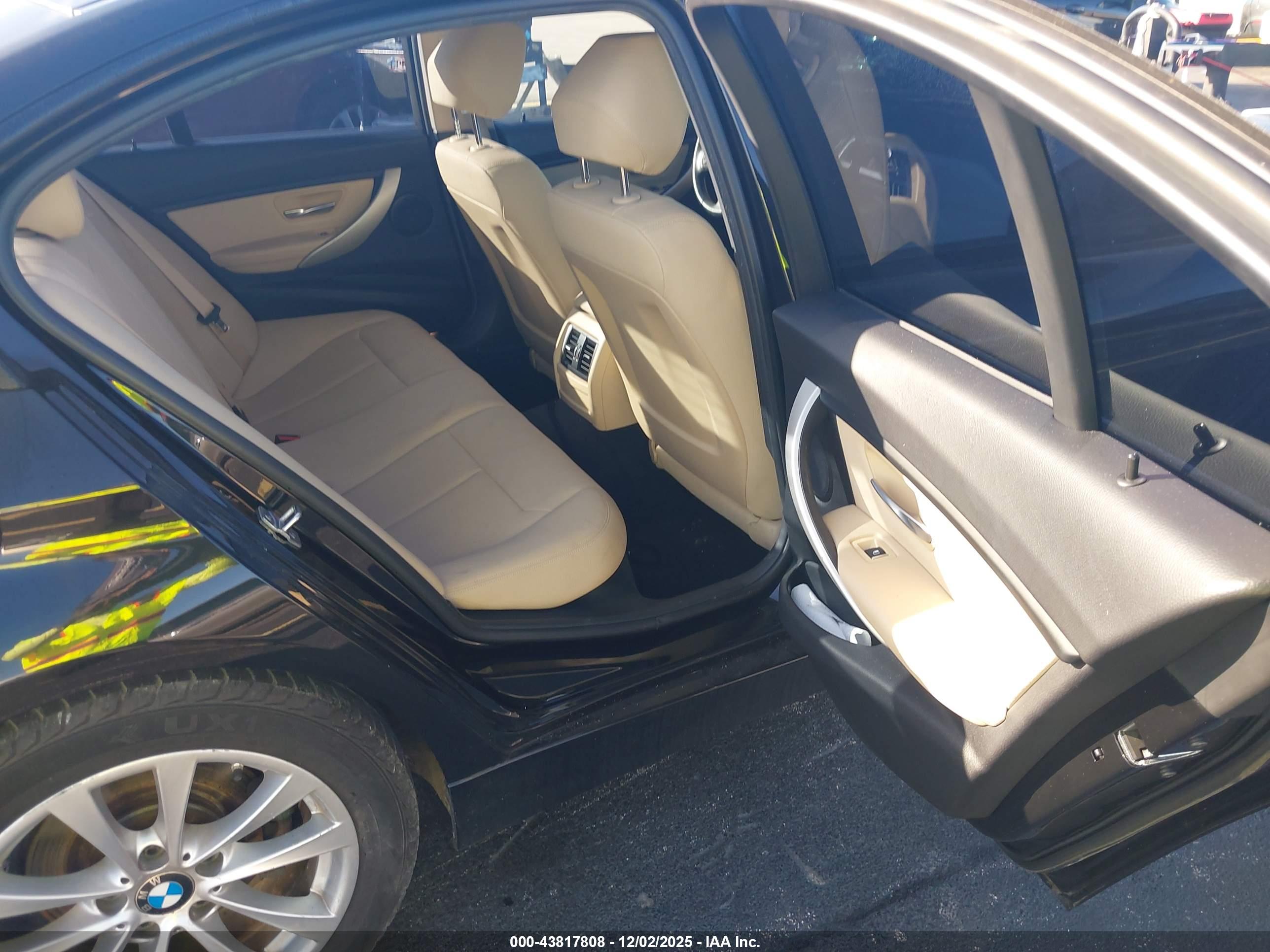 BMW 320I image 8