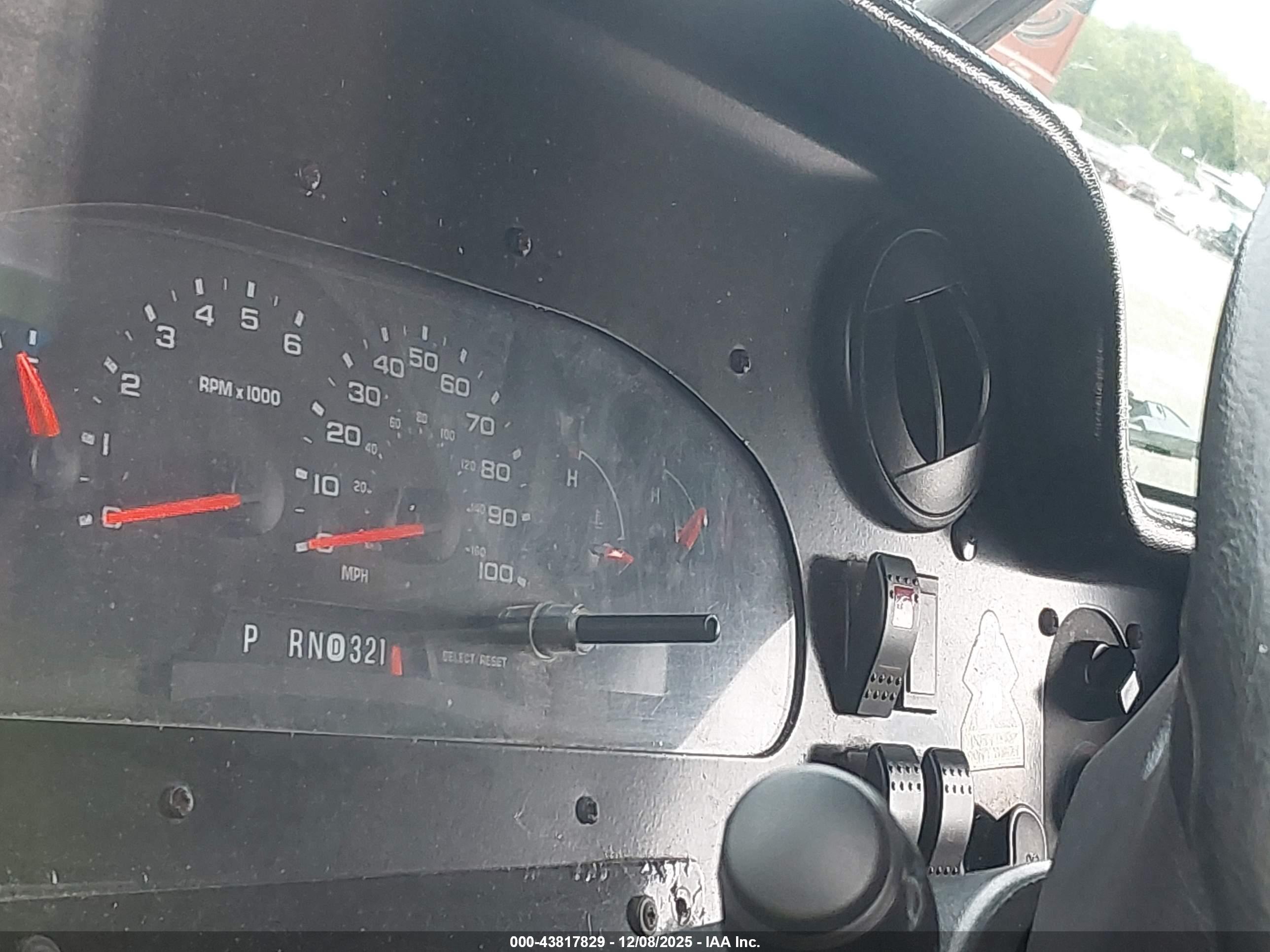 FORD E-350 image 6