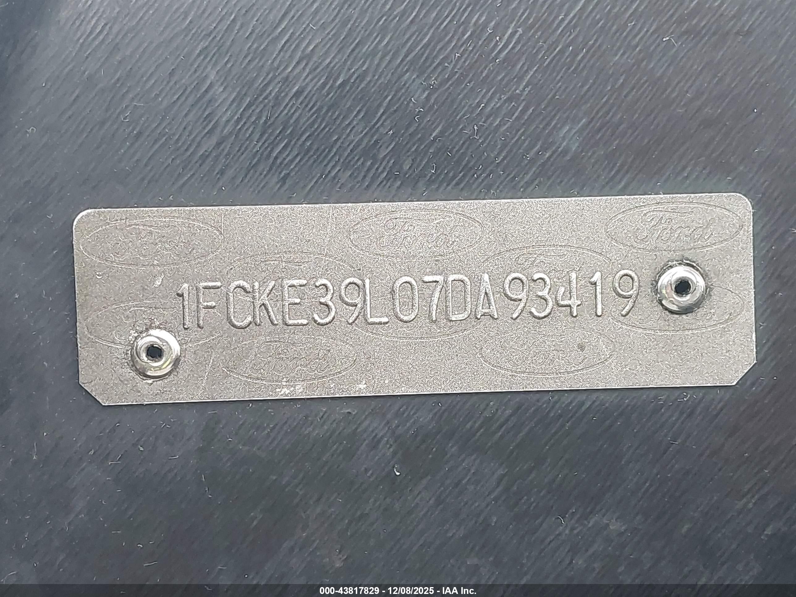 FORD E-350 image 9
