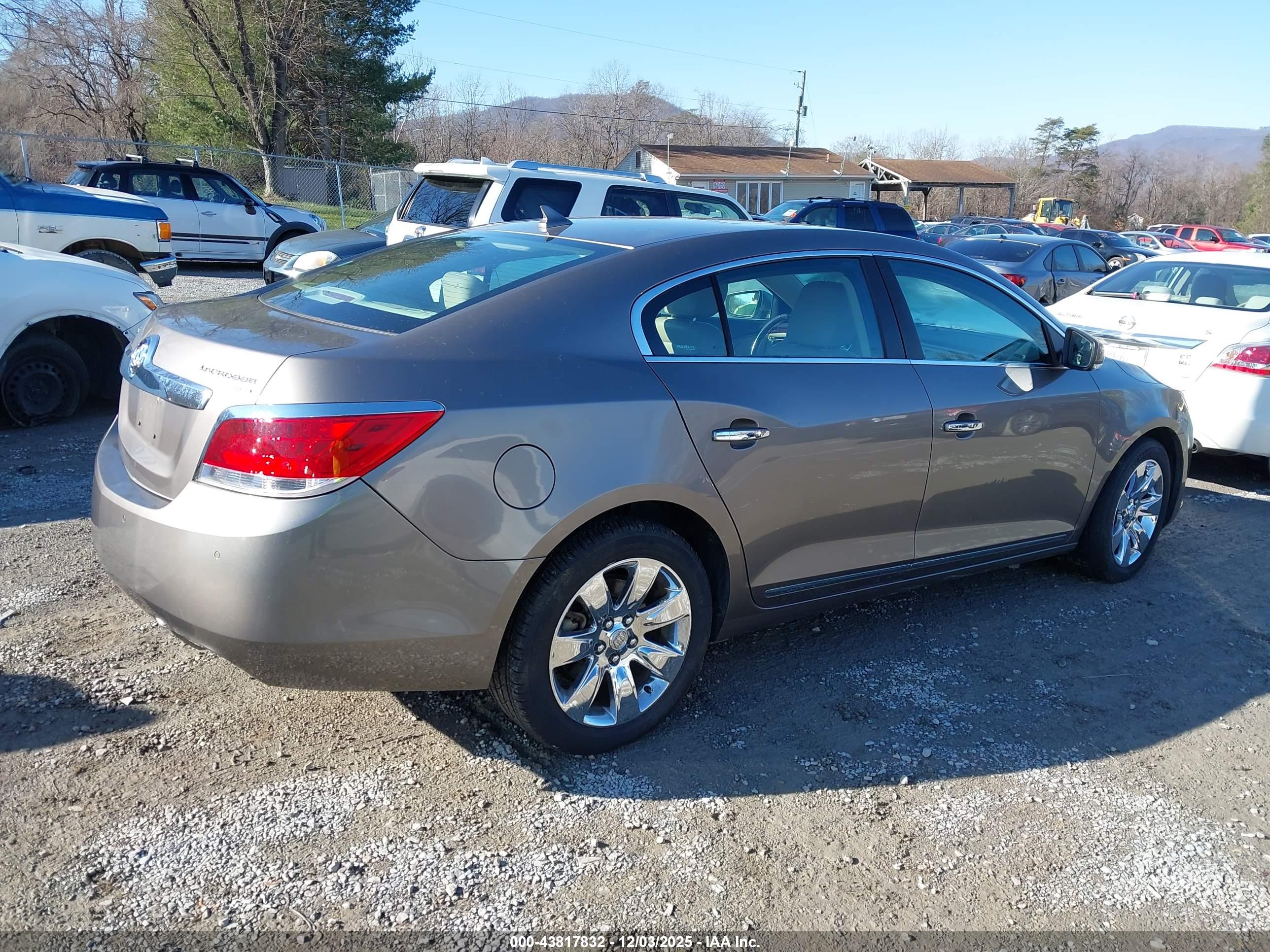 BUICK LACROSSE image 4