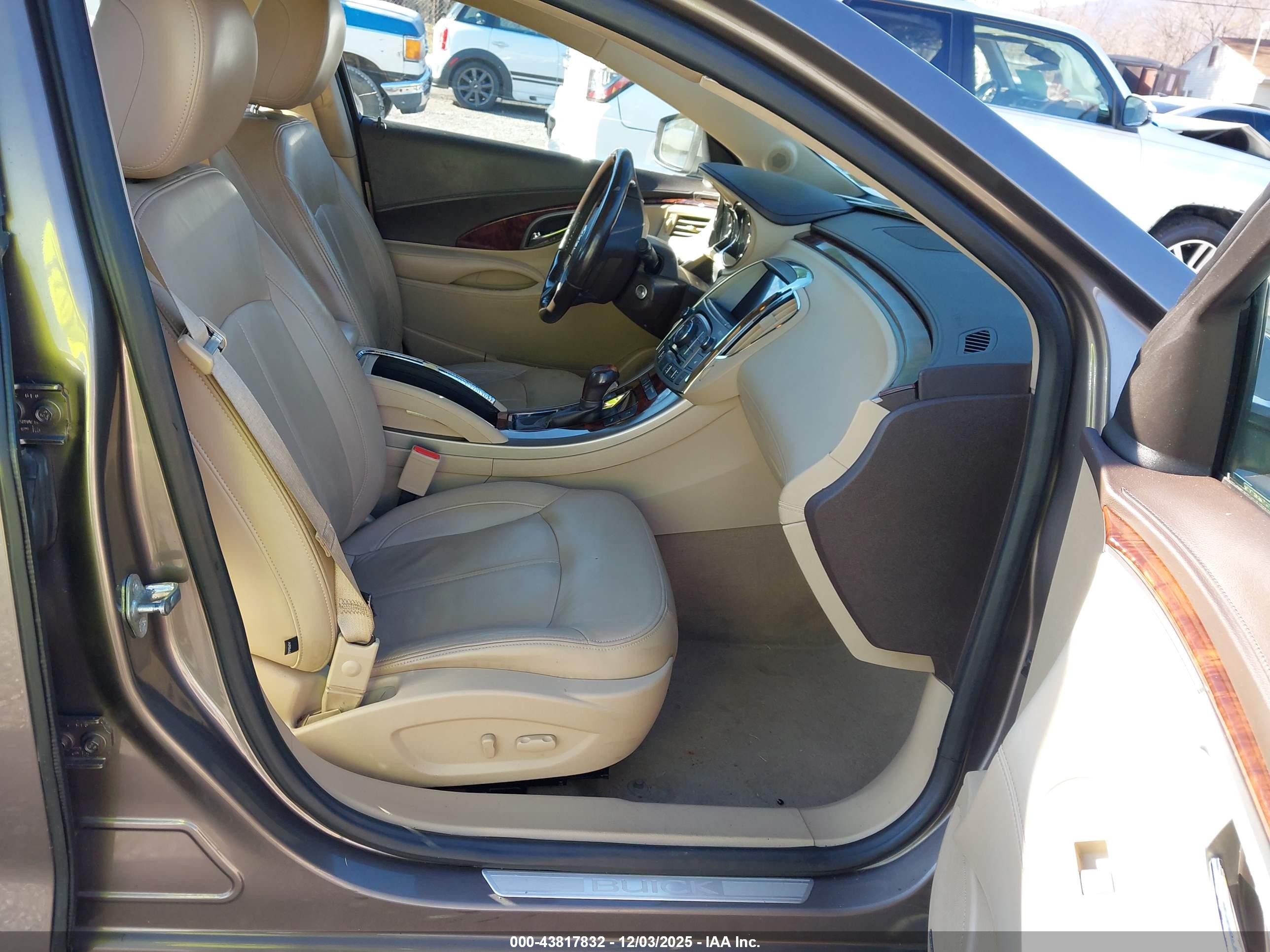 BUICK LACROSSE image 5