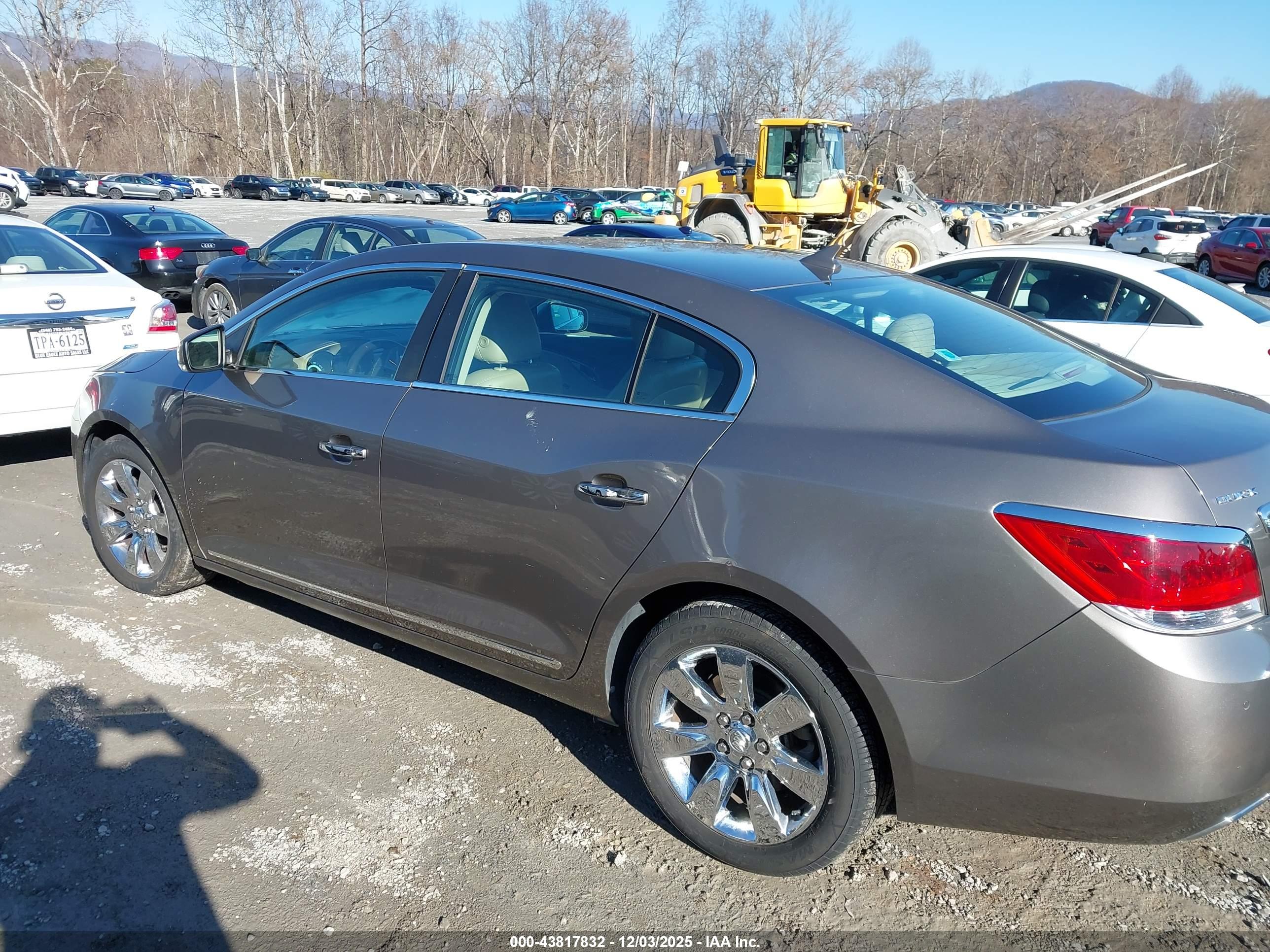 BUICK LACROSSE image 6