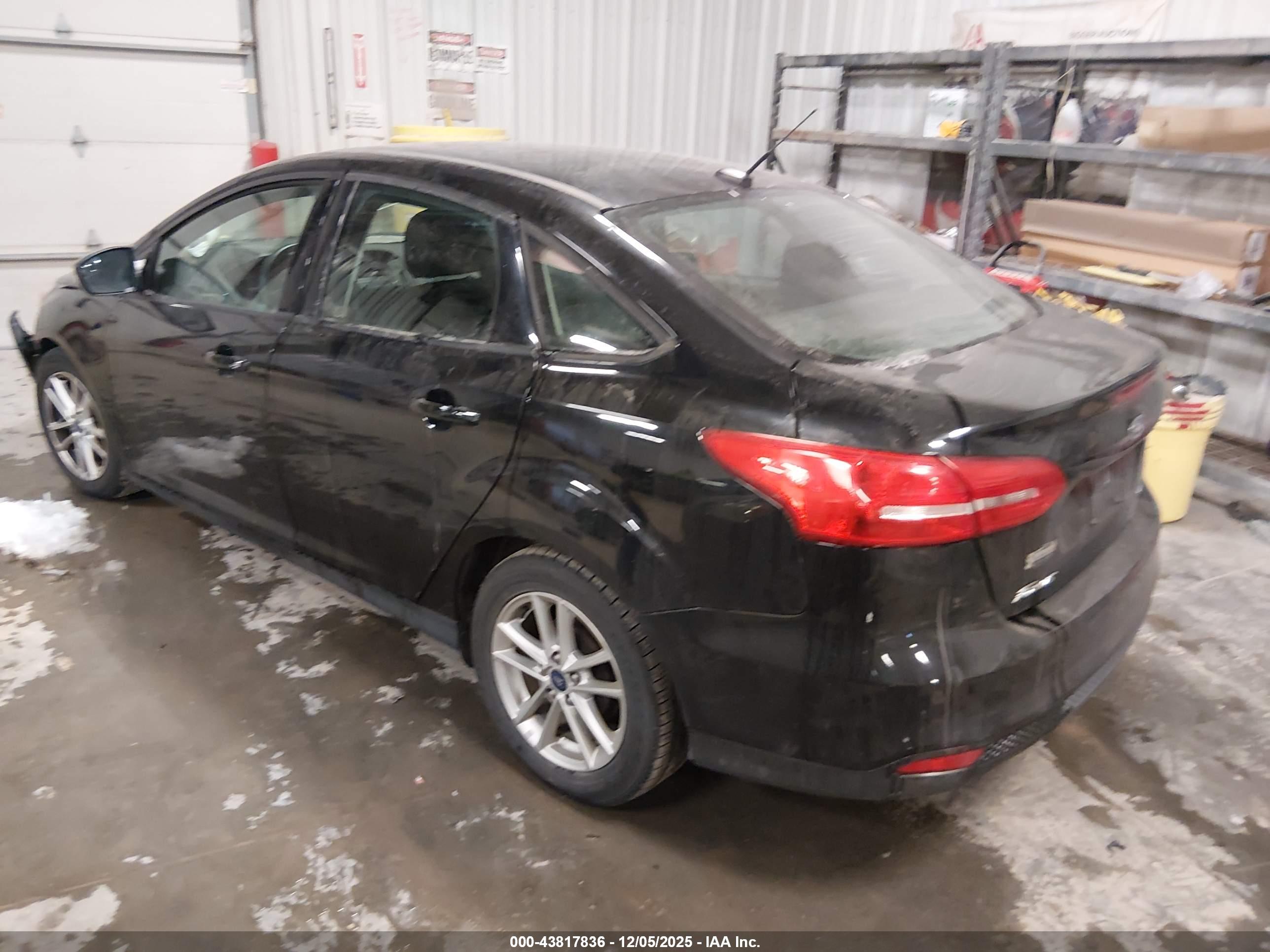 FORD FOCUS image 3
