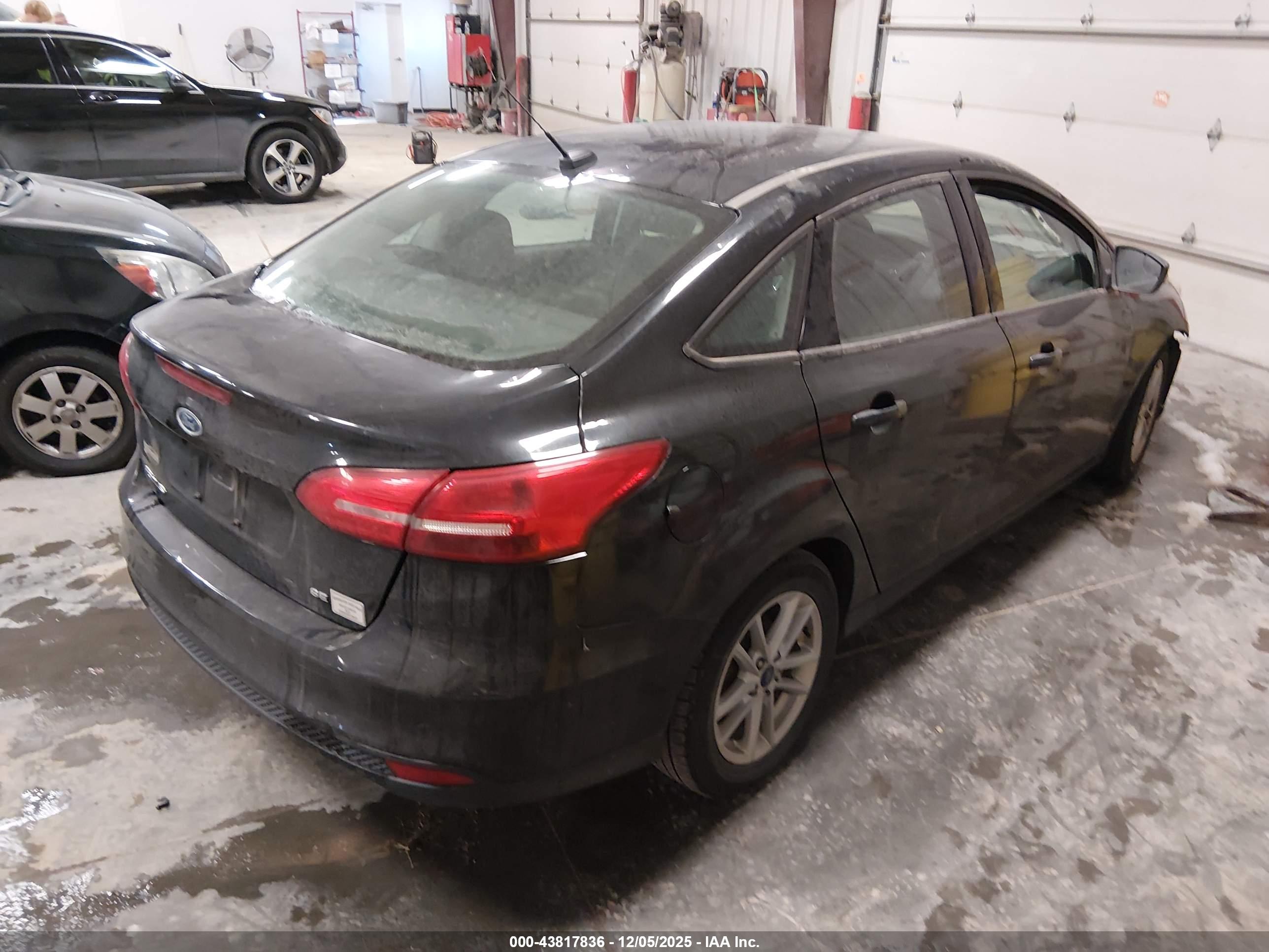 FORD FOCUS image 4