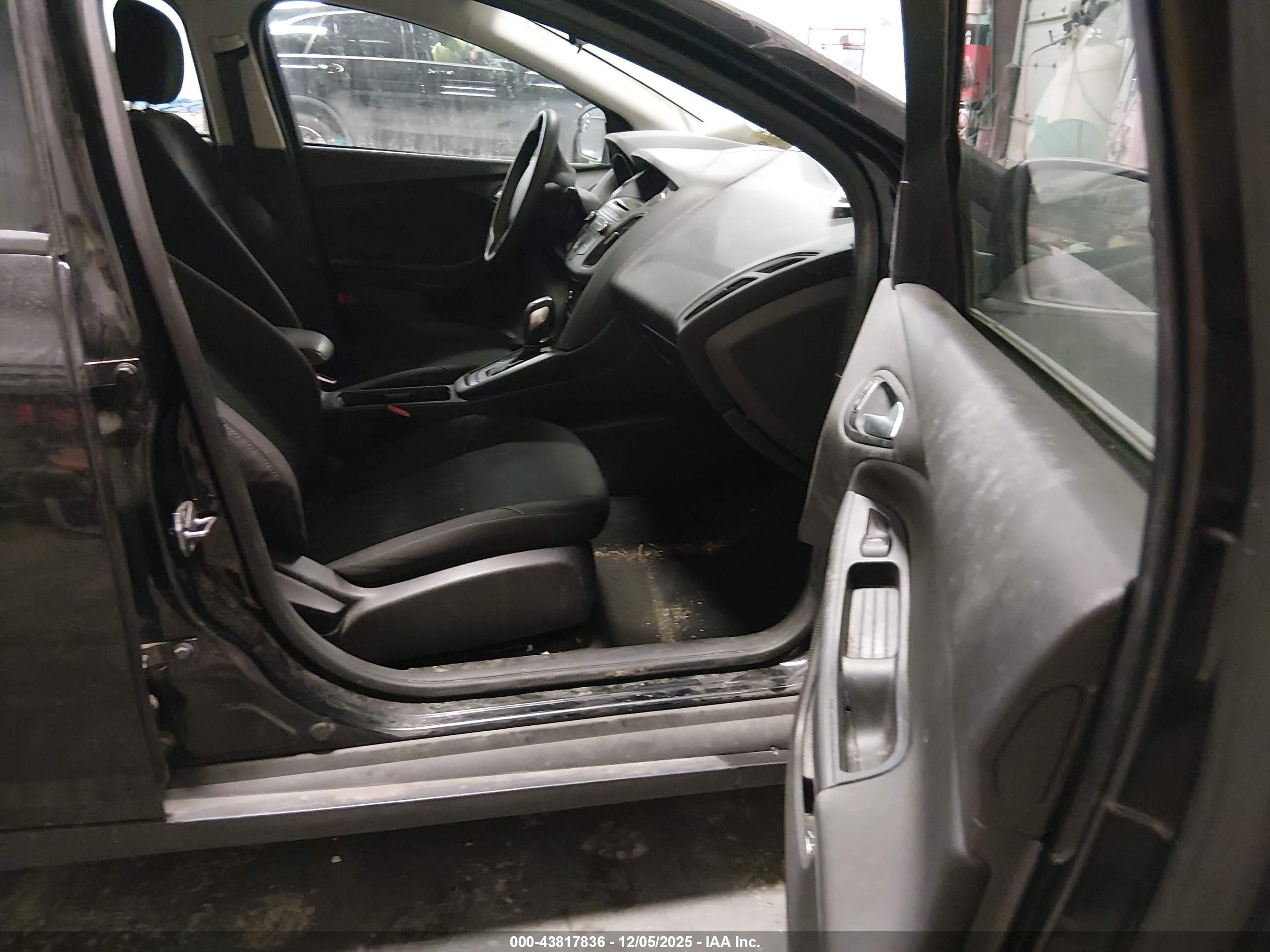 FORD FOCUS image 5