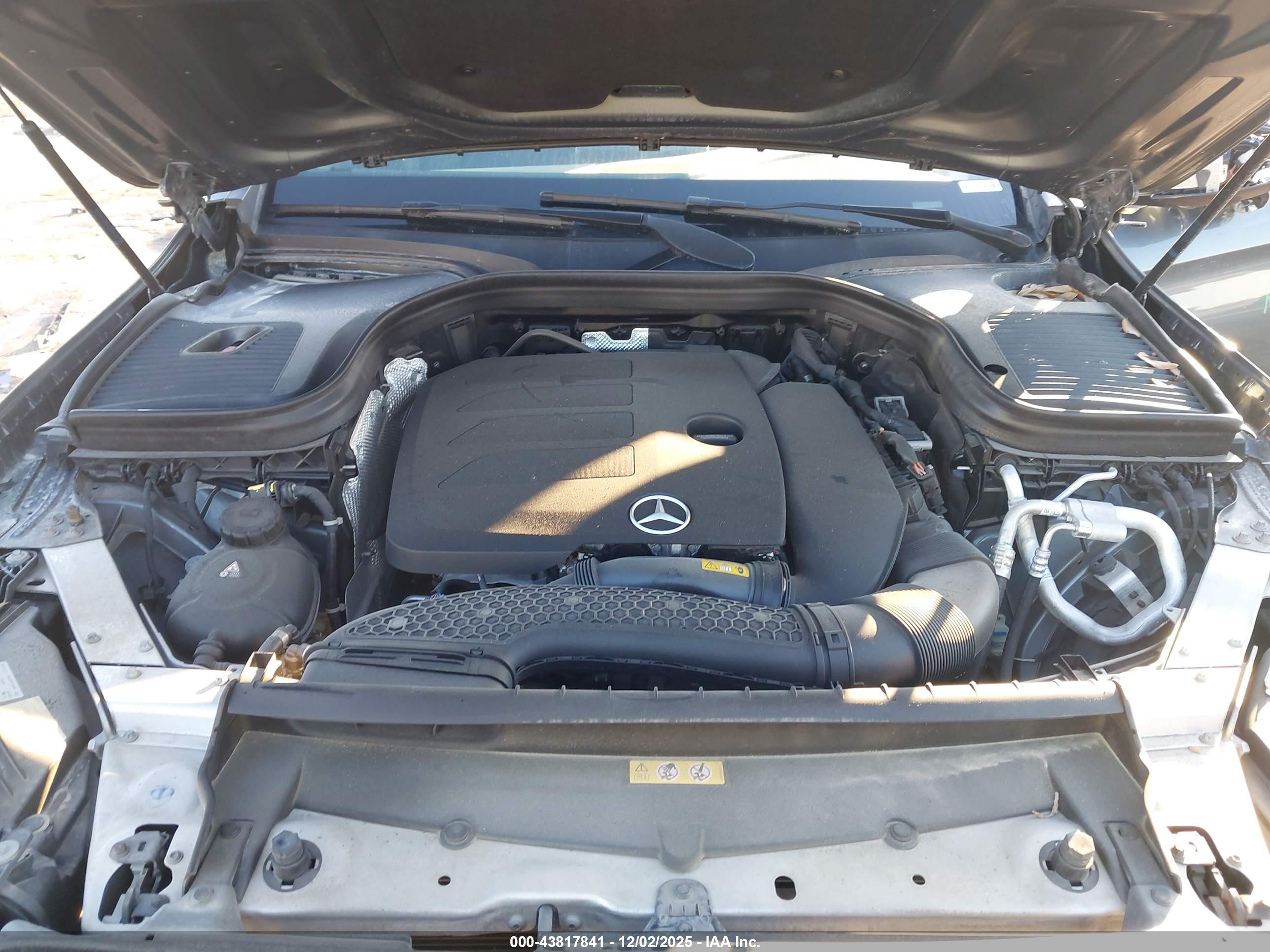 MERCEDES-BENZ GLC image 10