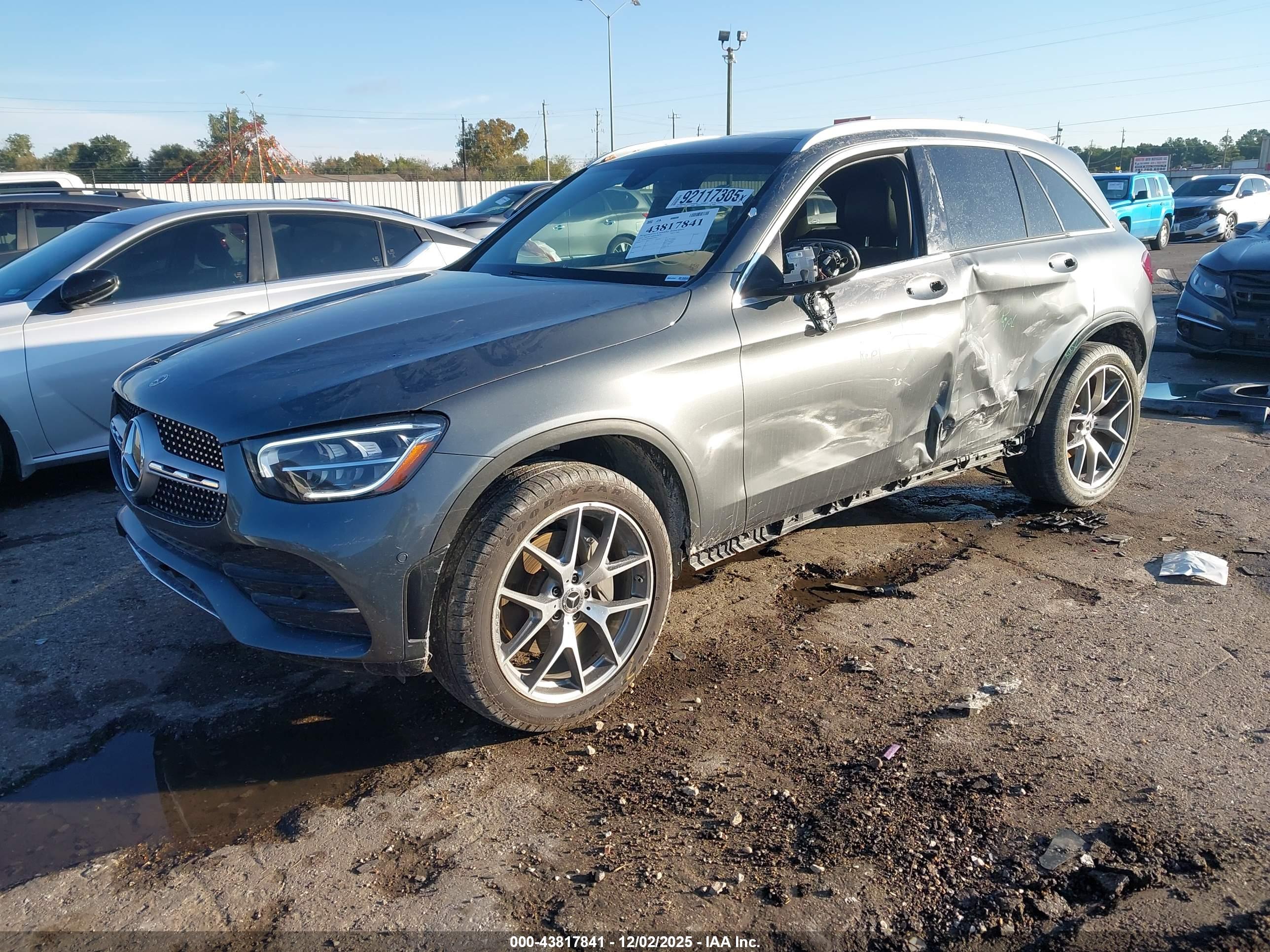 MERCEDES-BENZ GLC image 2