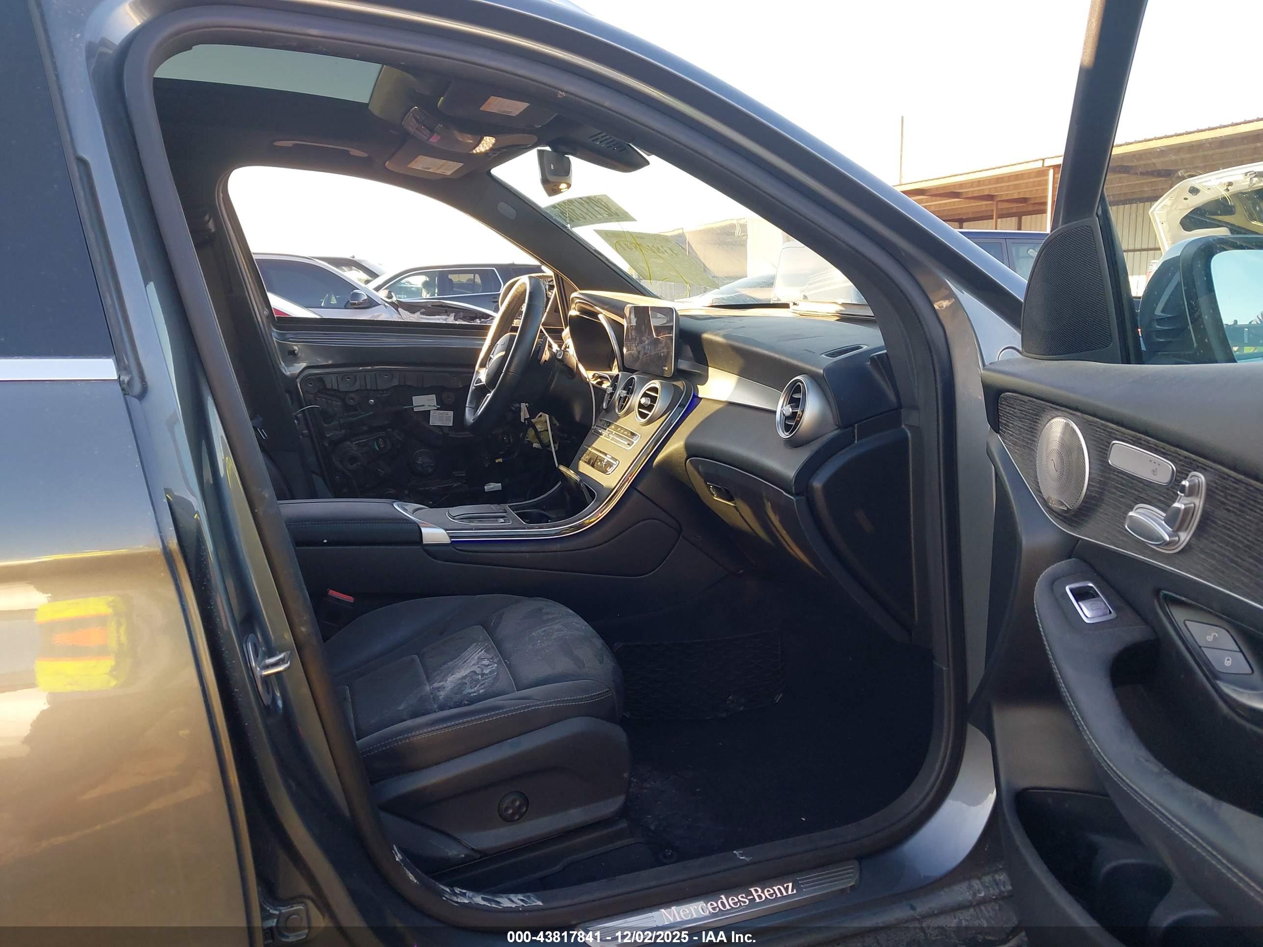 MERCEDES-BENZ GLC image 5