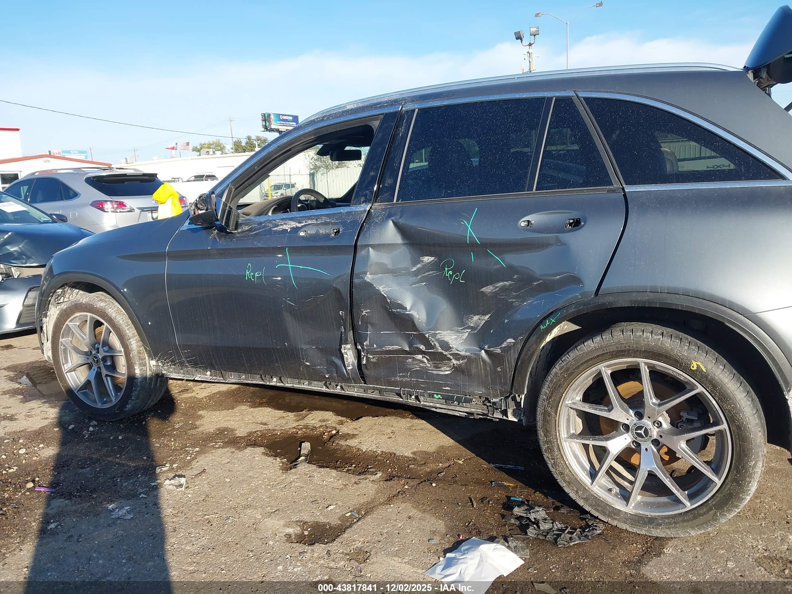 MERCEDES-BENZ GLC image 6