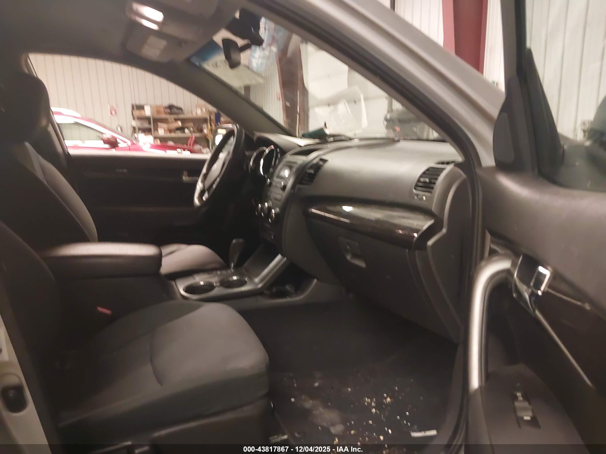 KIA SORENTO image 5