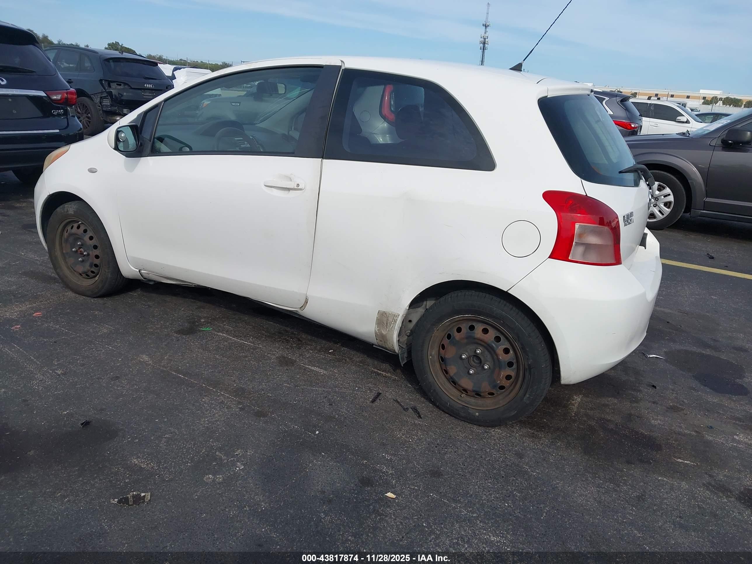 TOYOTA YARIS image 3