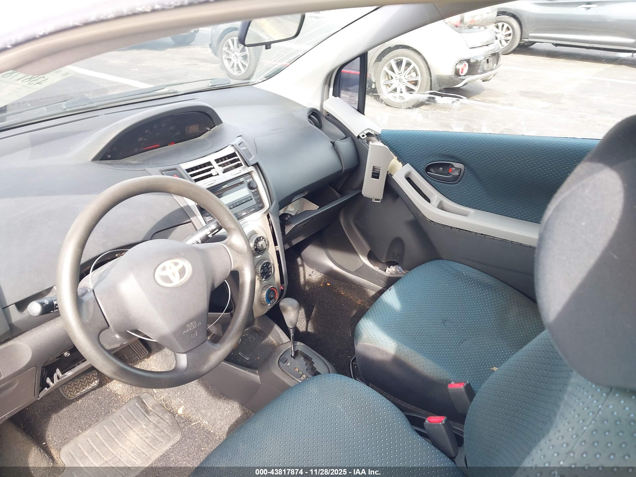 TOYOTA YARIS image 5