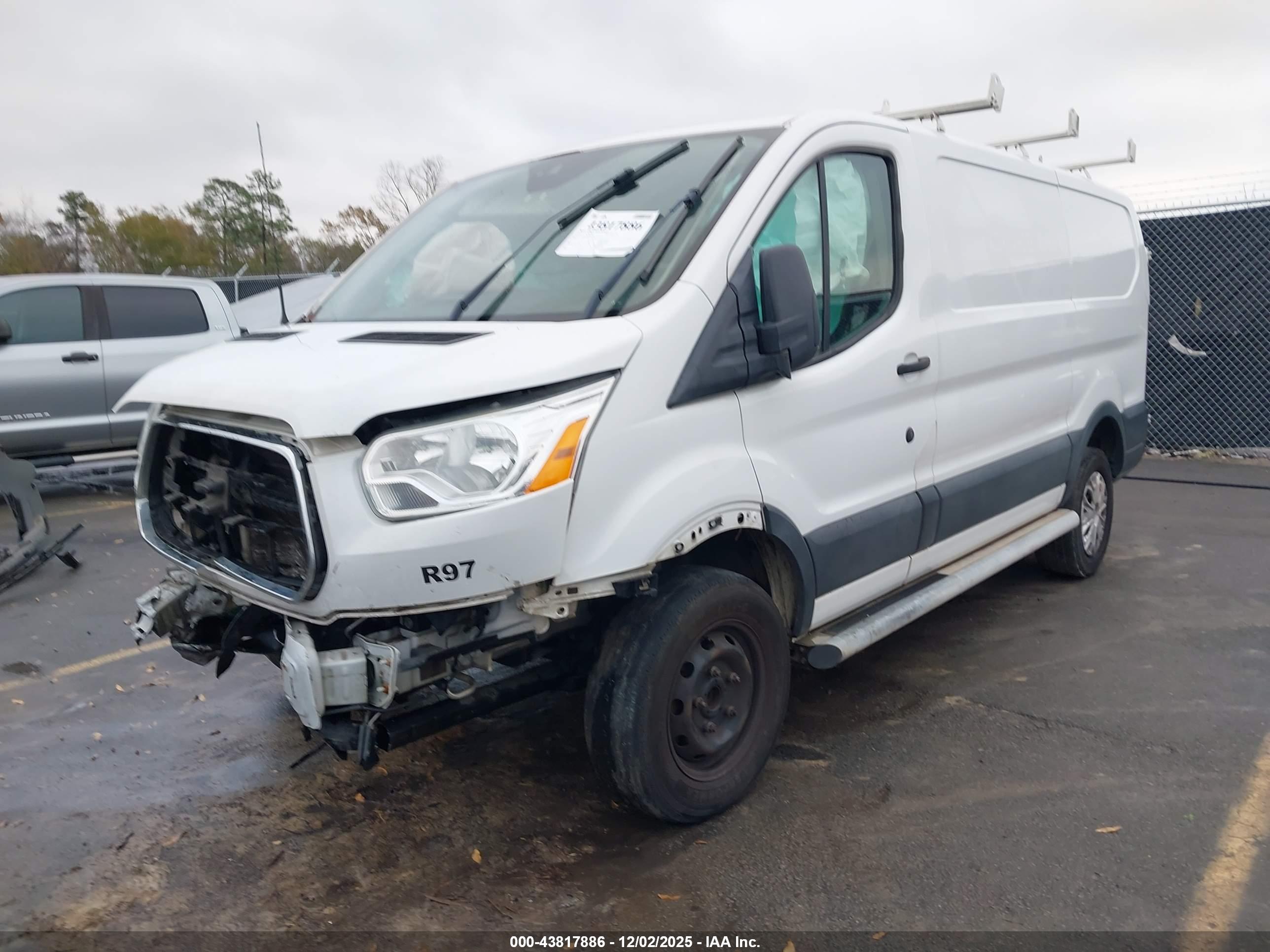 FORD TRANSIT-250 image 2