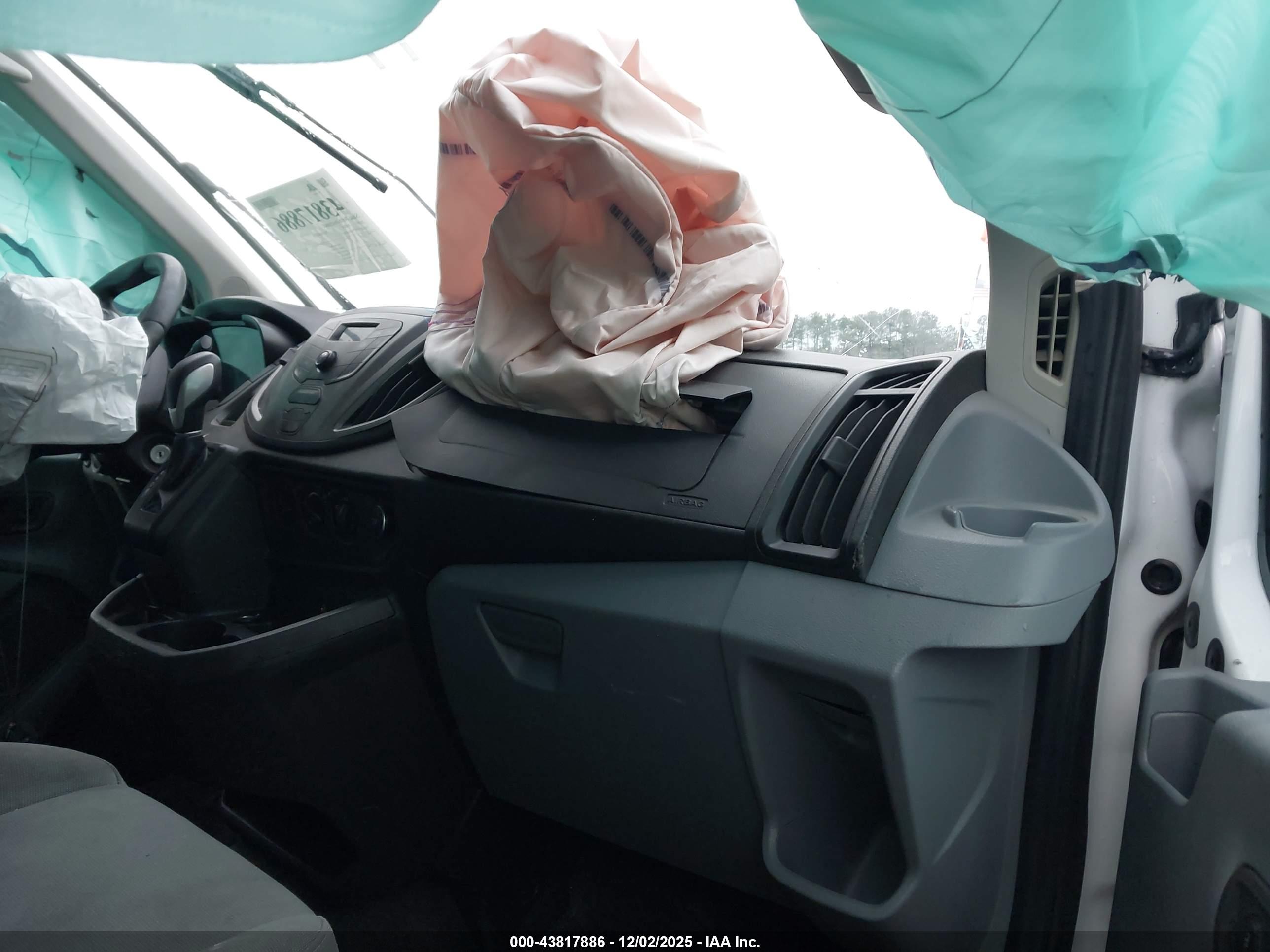 FORD TRANSIT-250 image 5
