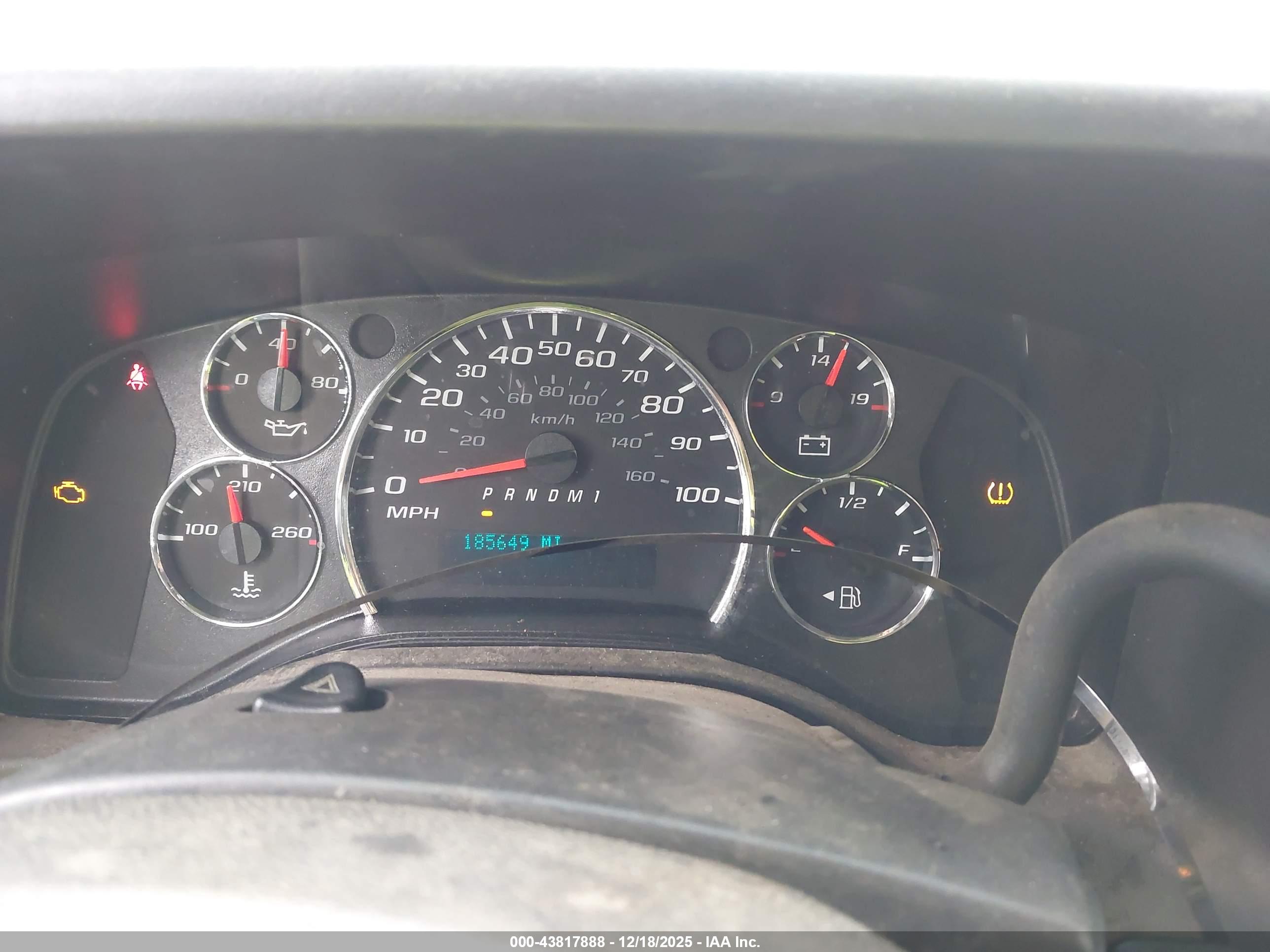 CHEVROLET EXPRESS image 7