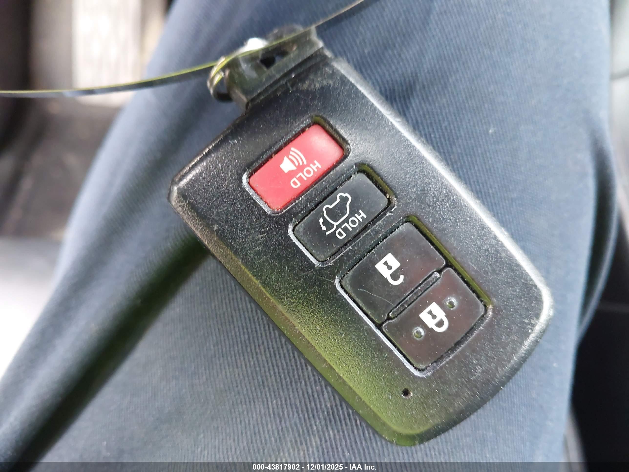 TOYOTA HIGHLANDER image 11