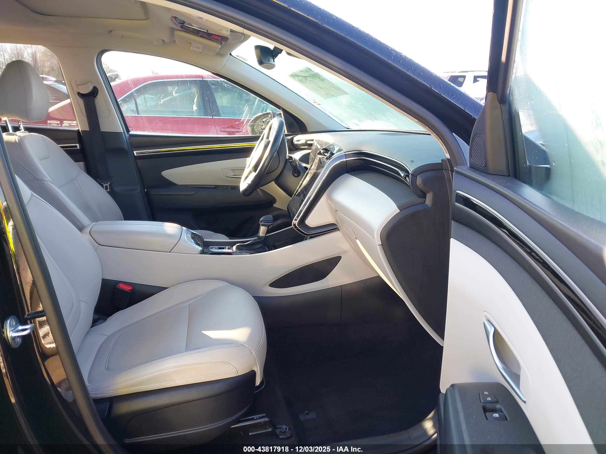 HYUNDAI TUCSON image 5